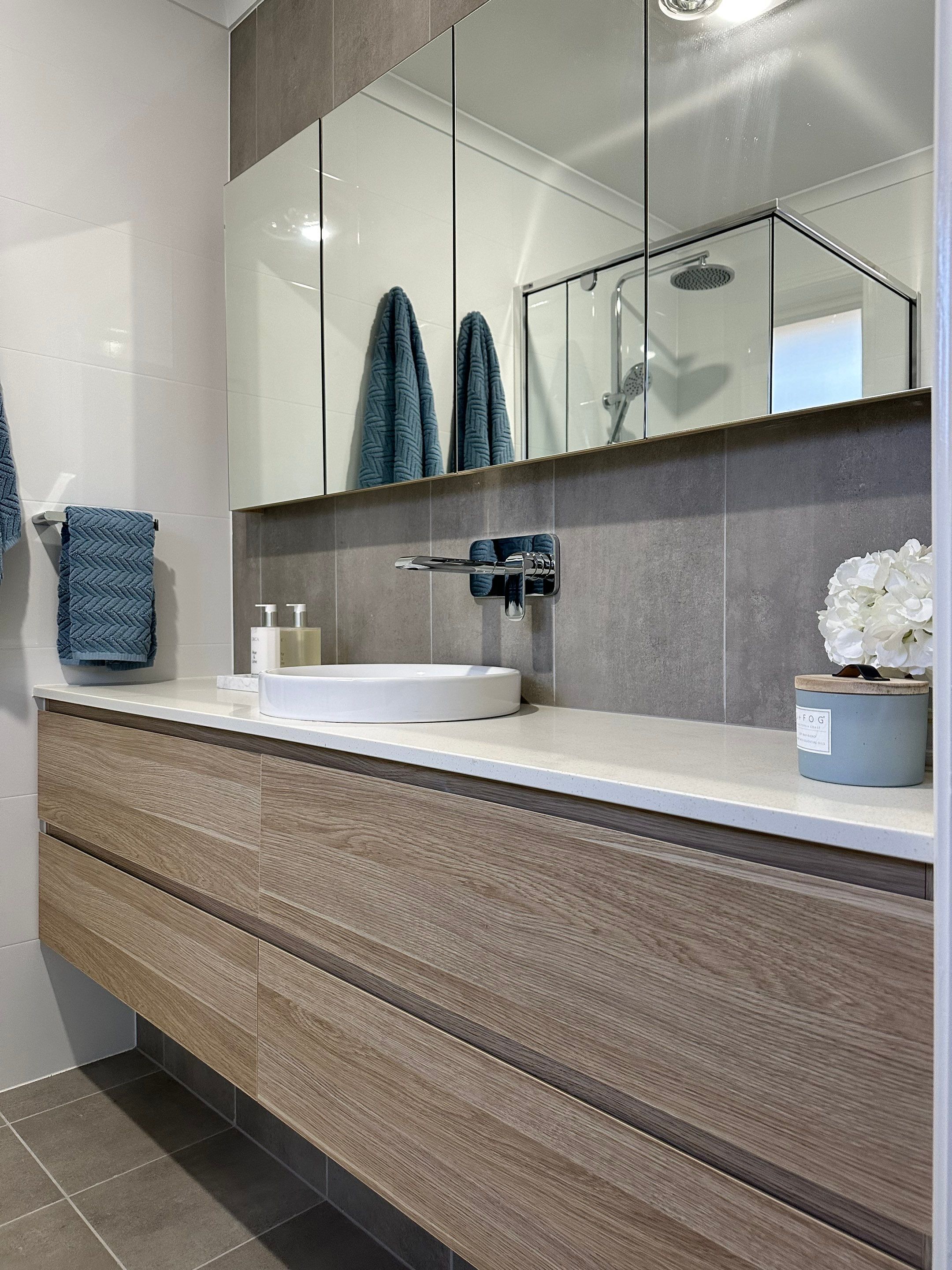 Main Bathroom, Ensuite, Toilet, Powder Room, and Laundry Renovation by Re-seal Bathrooms