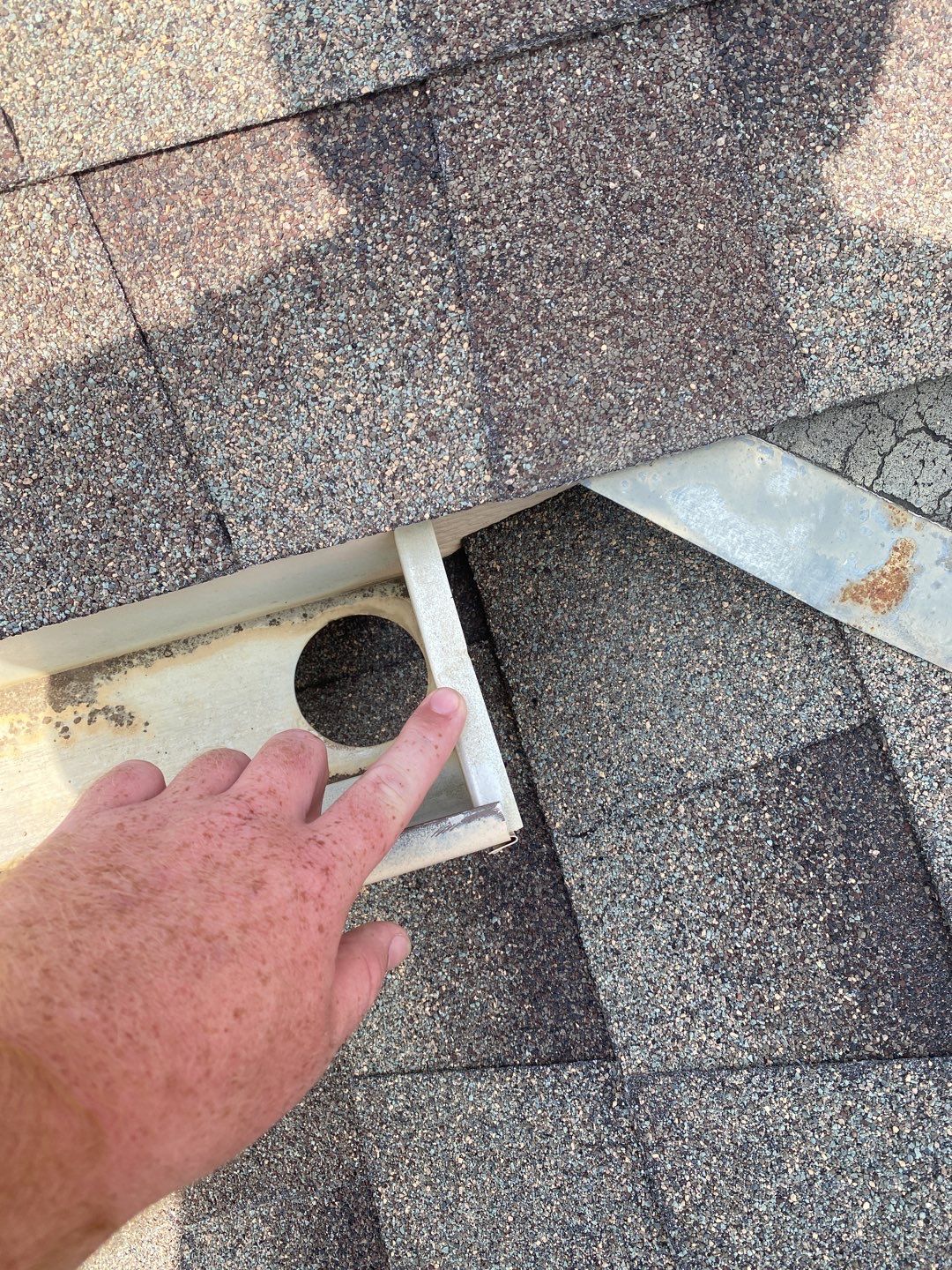GAF - Weatherwood by Frontline Roofing and Construction