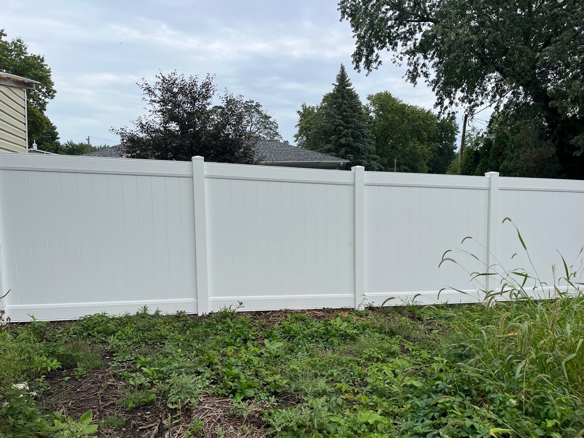 New White Vinyl Privacy Fence and Gate Installation in Waterloo by Perfect Picket Fence and Stain