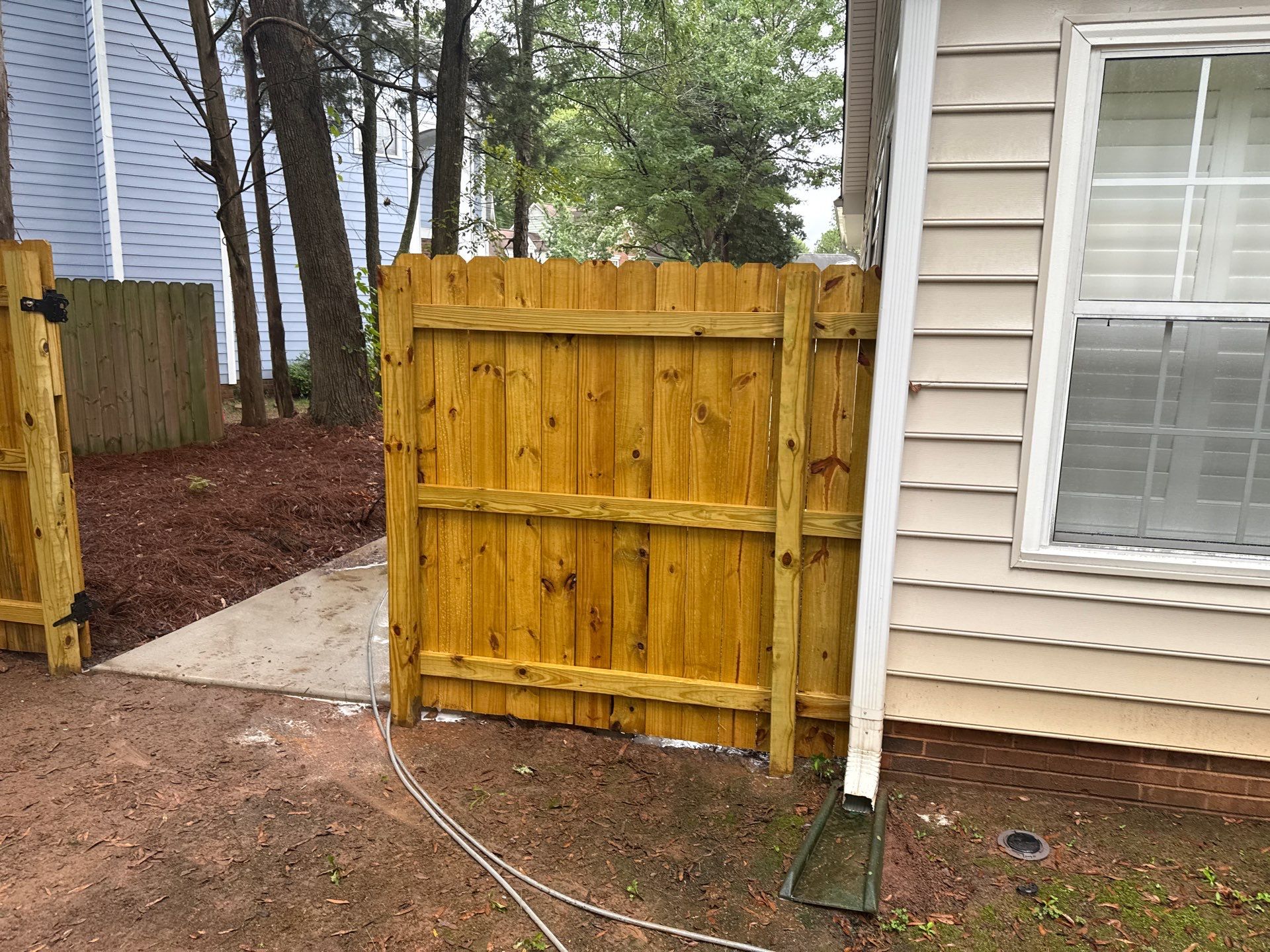 Wood Fence using Wood Sealant by DuraSeal