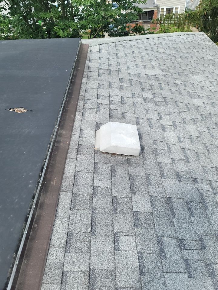 ATLAS PINNACLE COLOR: MAJESTIC SHAKE DRIP EDGE: WHITE by Eagle Eye Roofing