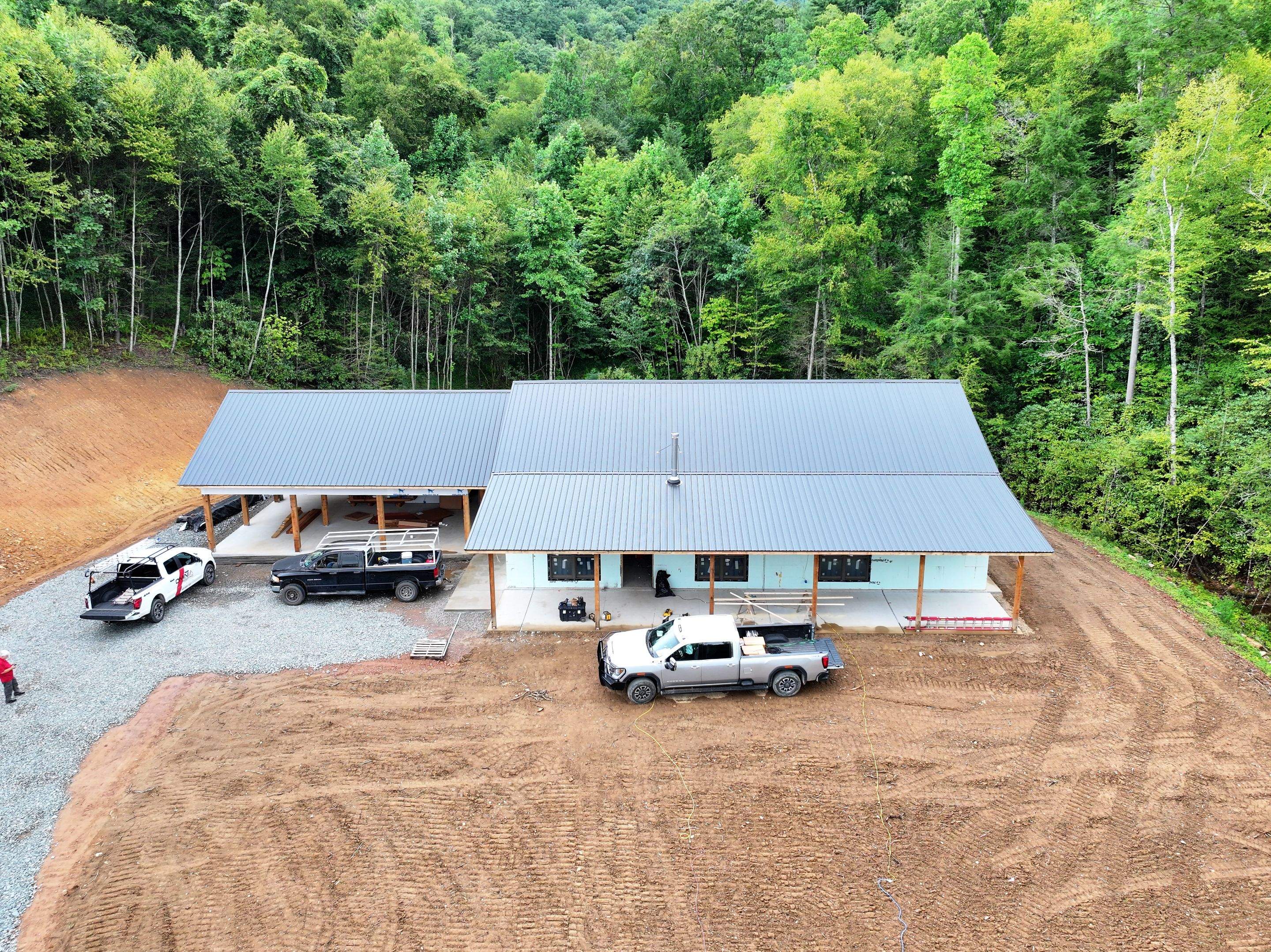 Smith Residence  by Omnia Roofing