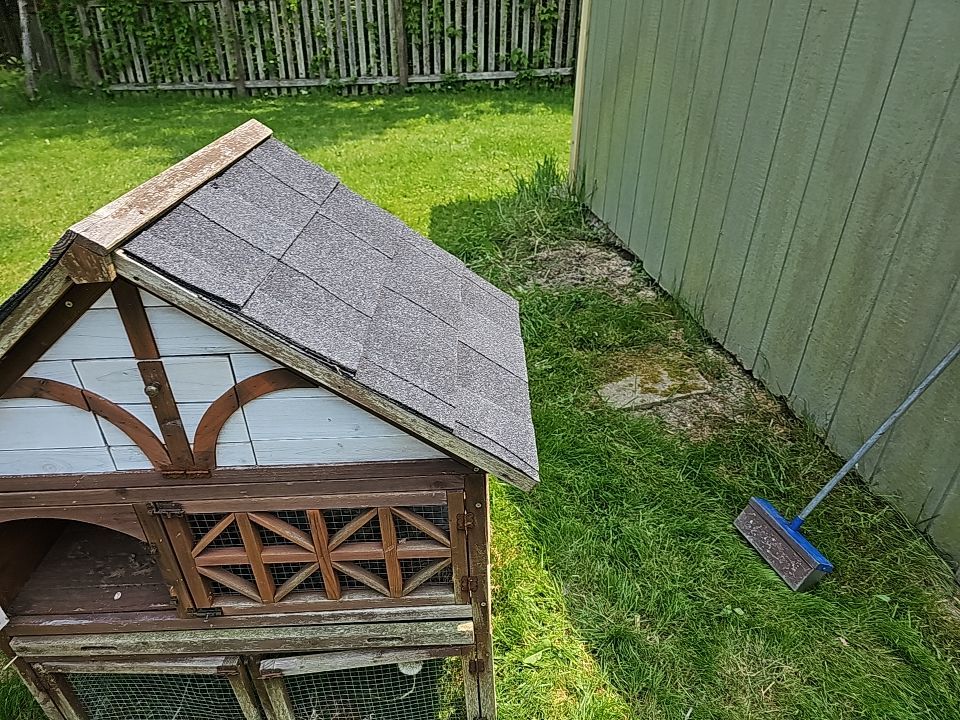 ATLAS PINNACLE COLOR: PRISTINE BLACK by Eagle Eye Roofing