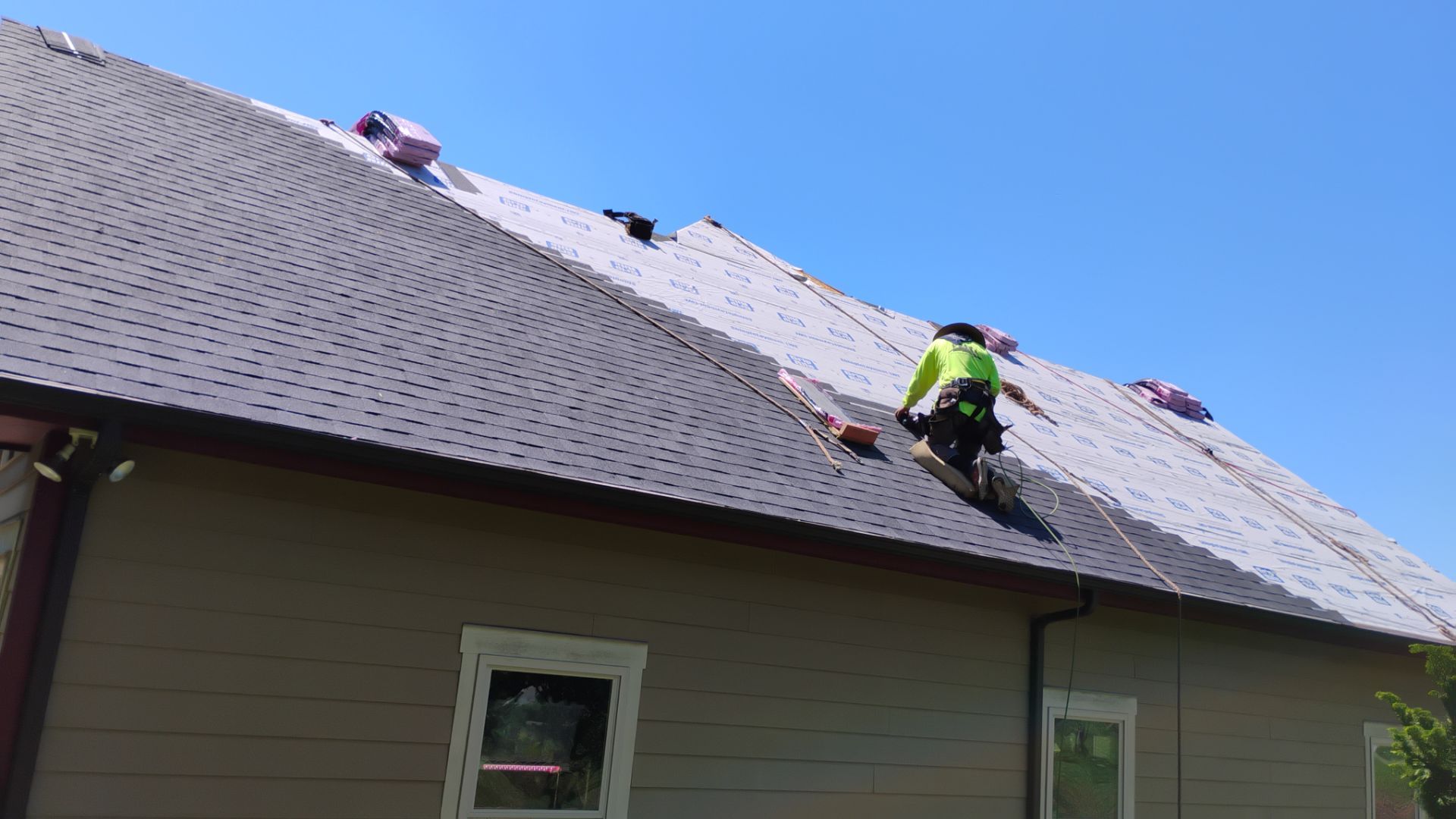 Tony's roof by BROCK BUILDERS 