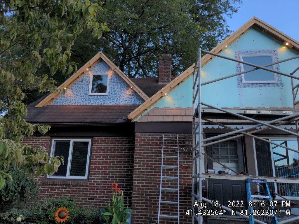 Residential Roofing Installation using Certainteed Belmont shingle by Absolute Roofing and Construction