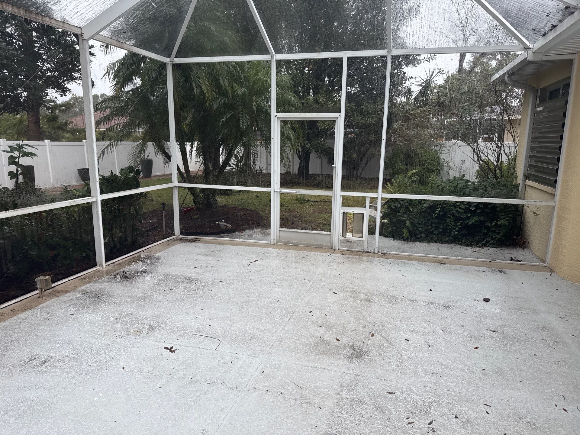 Lanai & Screen Enclosure Cleaning, Paver and Fence Cleaning by Sunshine AquaWash