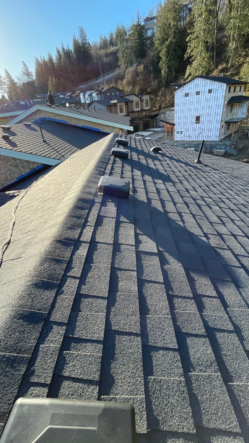 Residential Roofing Installation using OC Oakridge shingles by Top Notch Roofing Inc