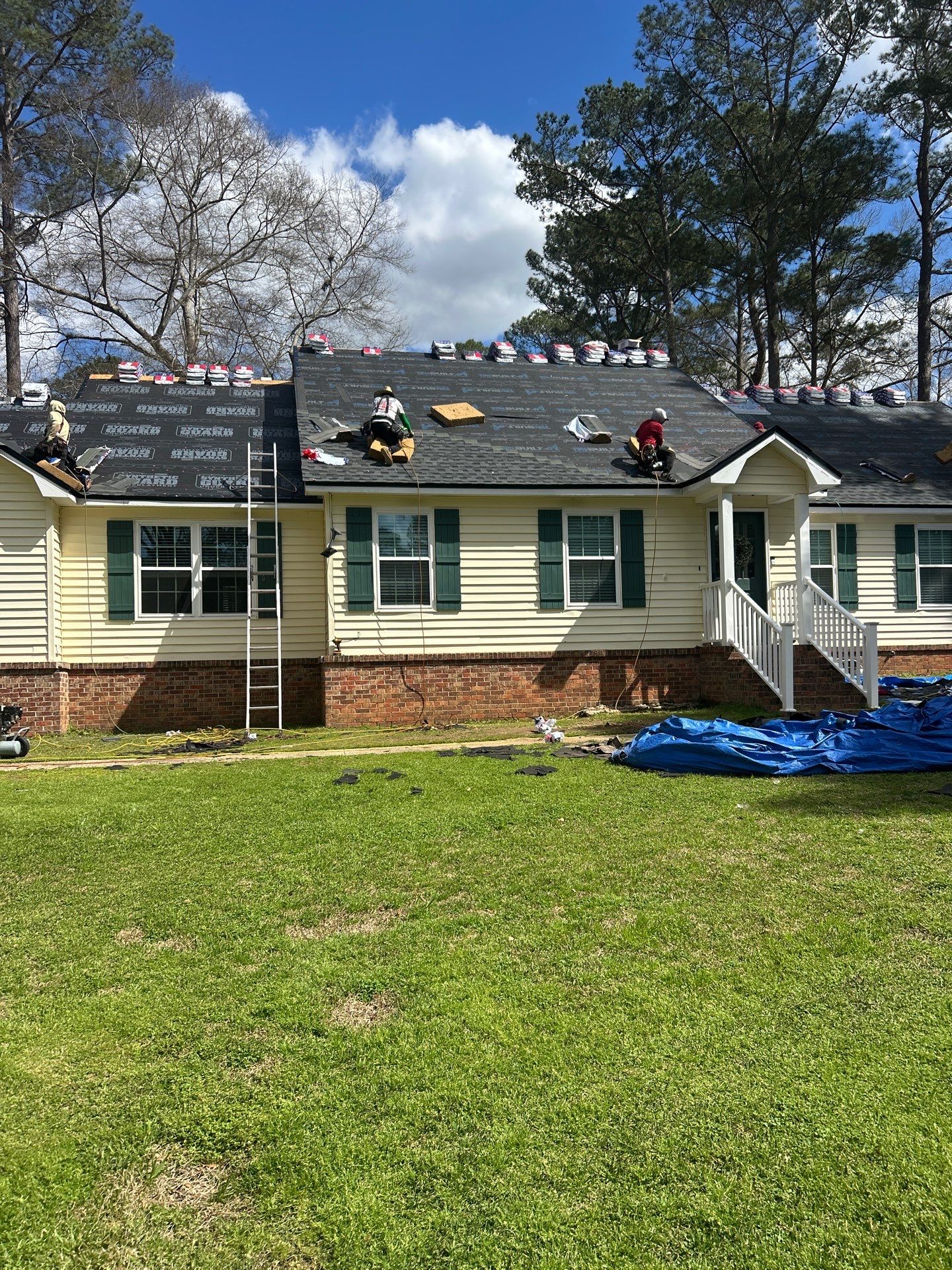 GAF HDZ - Charcoal shingles by Elite Roofing LLC