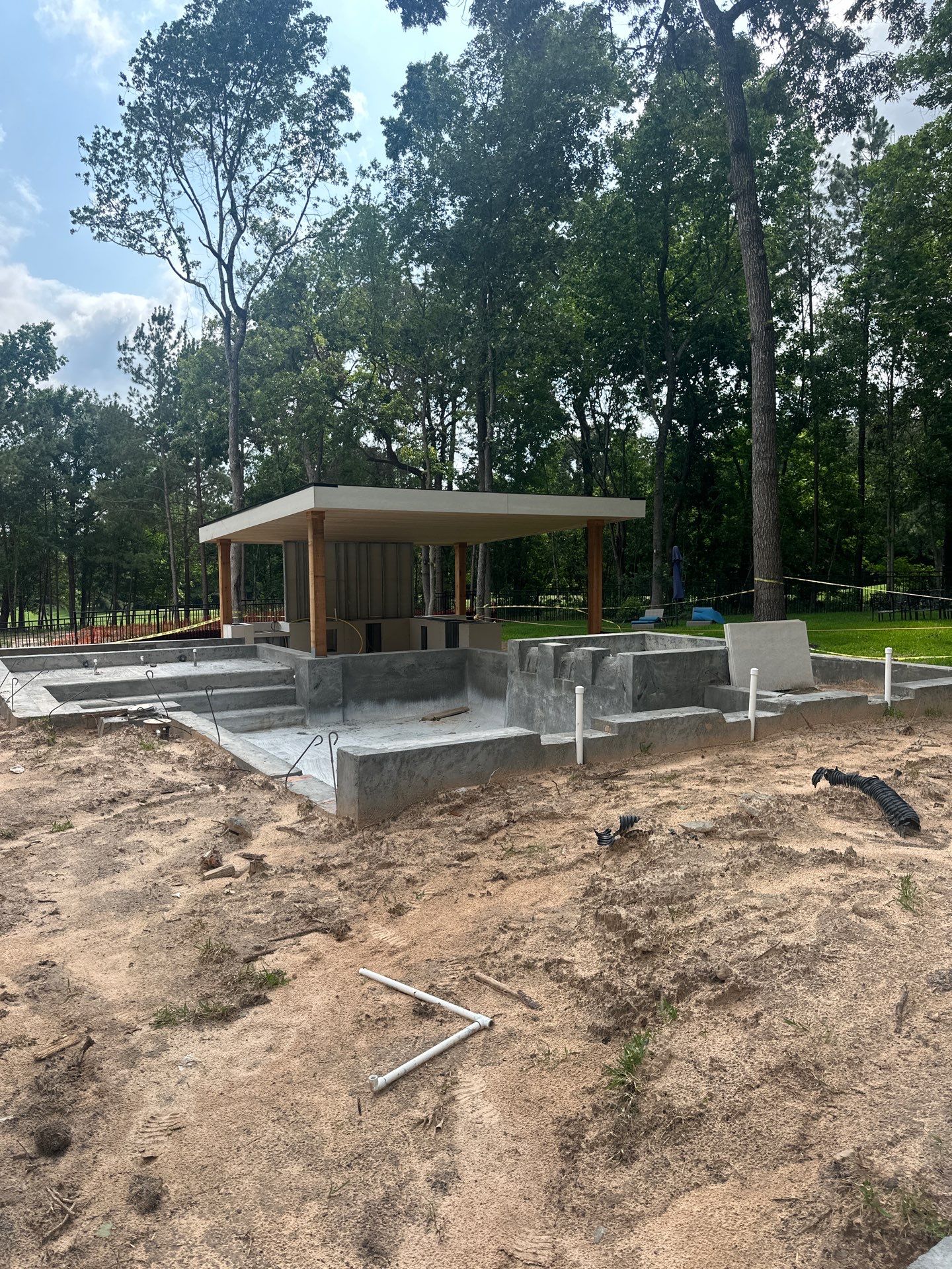 Modern Patio Cover and Kitchen in Montgomery by SophAlx LLC