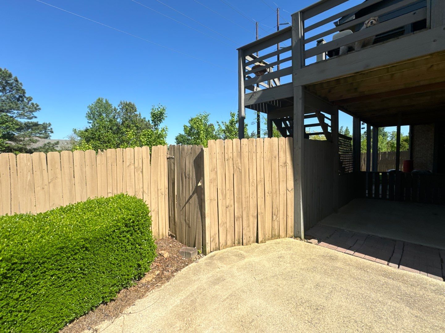 Lake Crest - Fence by Pillar and Pine