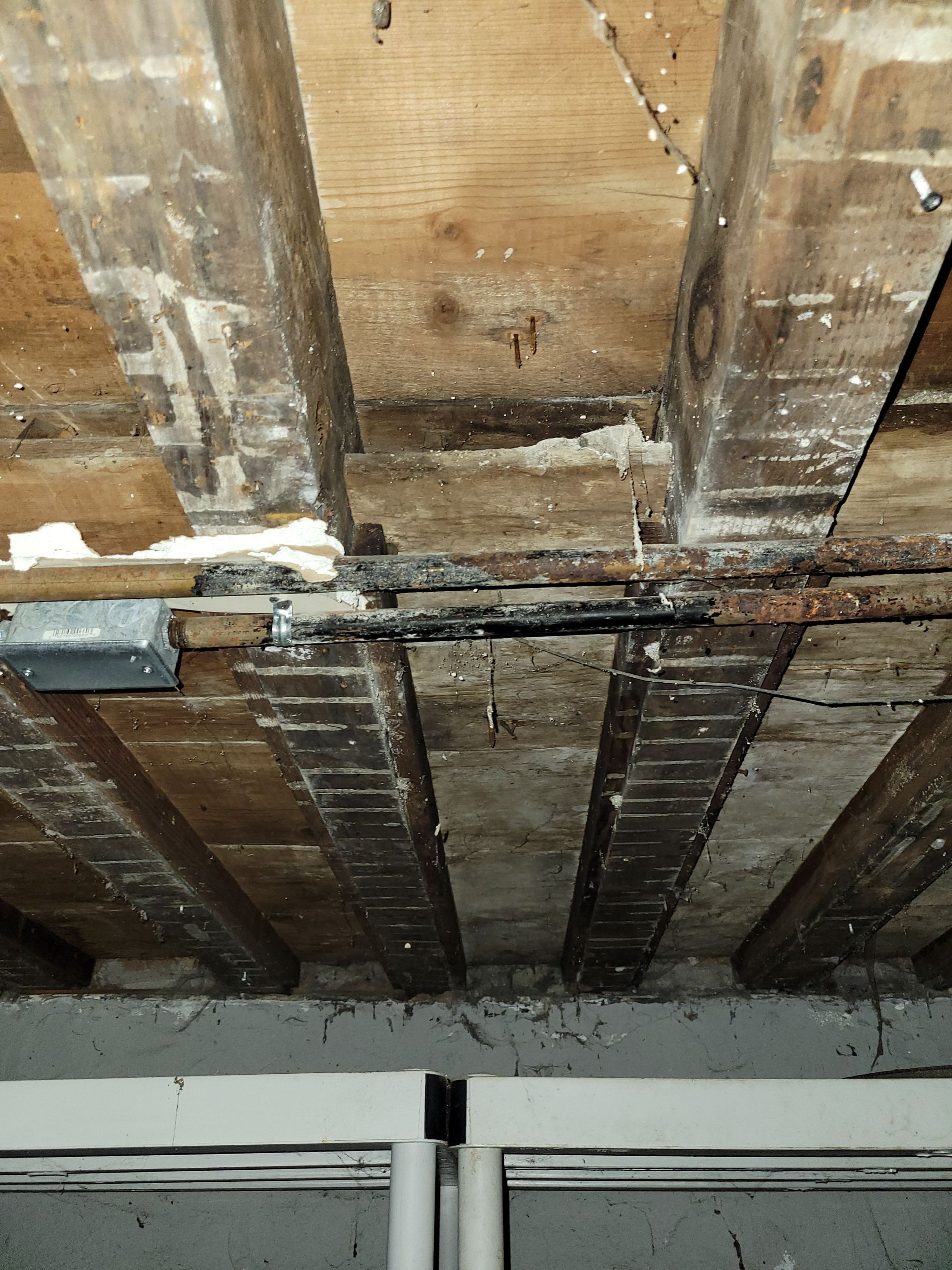 Overhead Sewage Pipe Burst by Chicagoland Water Medics