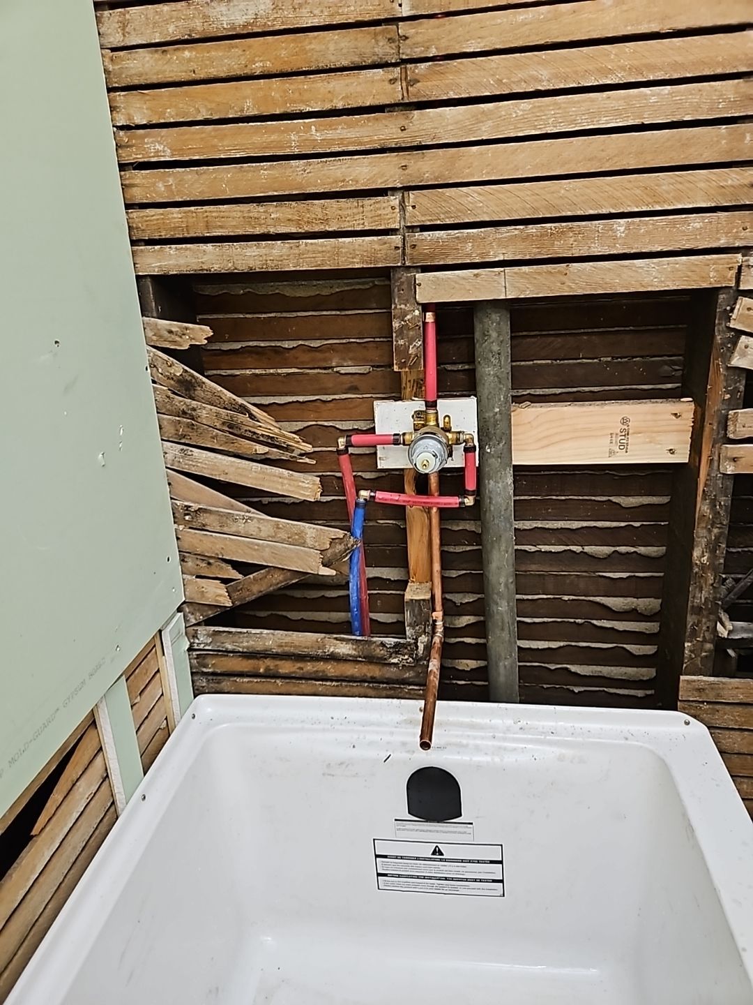 Easy to clean bathroom! Fresh by The Shower Company