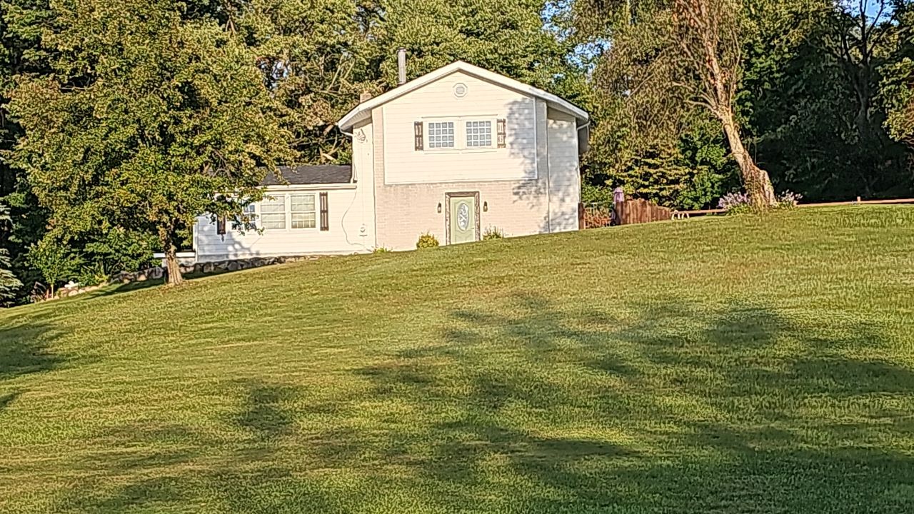 ATLAS PINNACLE COLOR: BLACK SHADOW by Eagle Eye Roofing