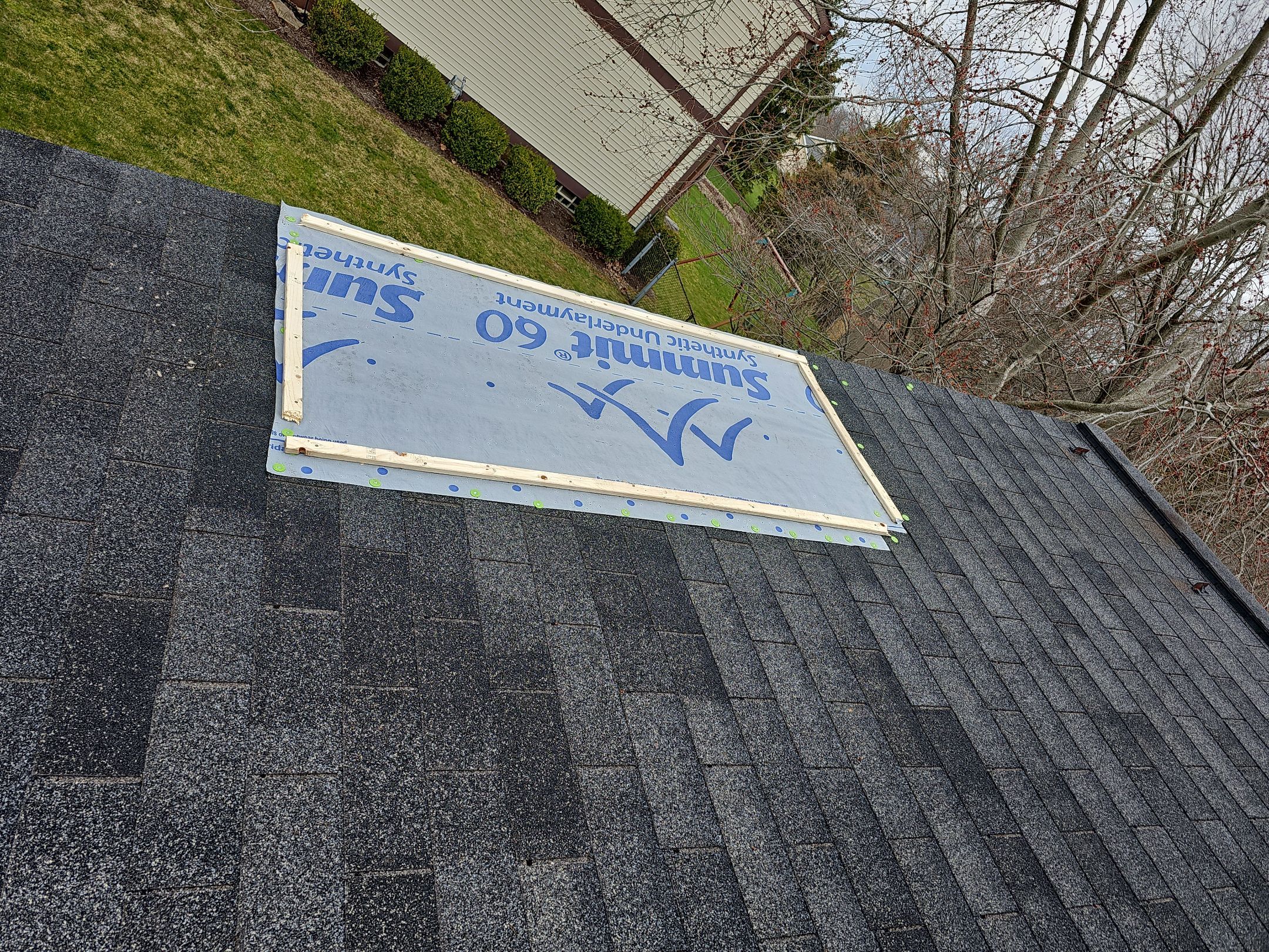 ATLAS PINNACLE COLOR: BLACK SHADOW DRIP EDGE: WHITE by Eagle Eye Roofing