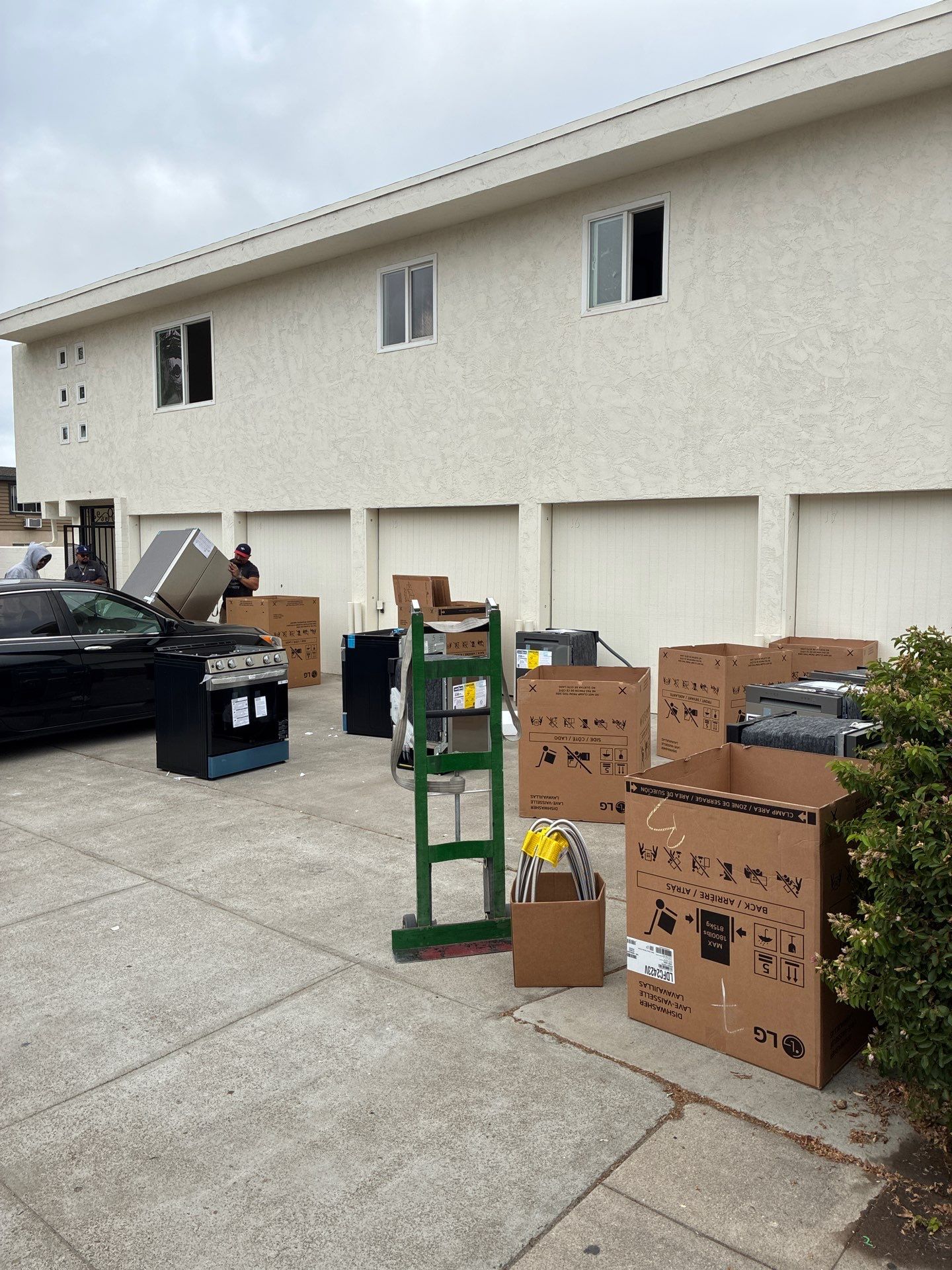 Project in 2140 Howard with 17 units by M1 Builds, Inc.