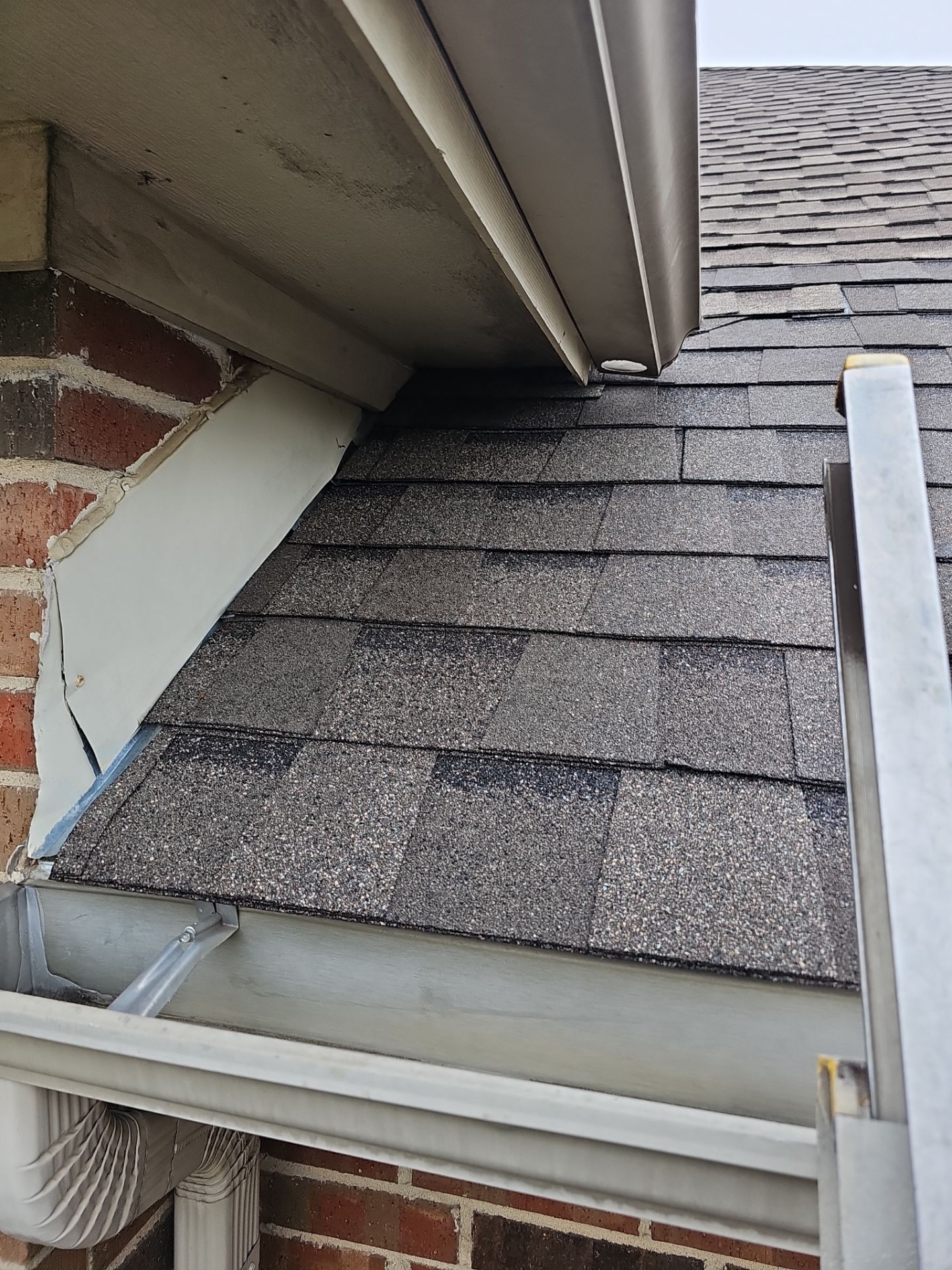Expert Roof Leak Detention & Repair in Murphy, TX by road roofing llc