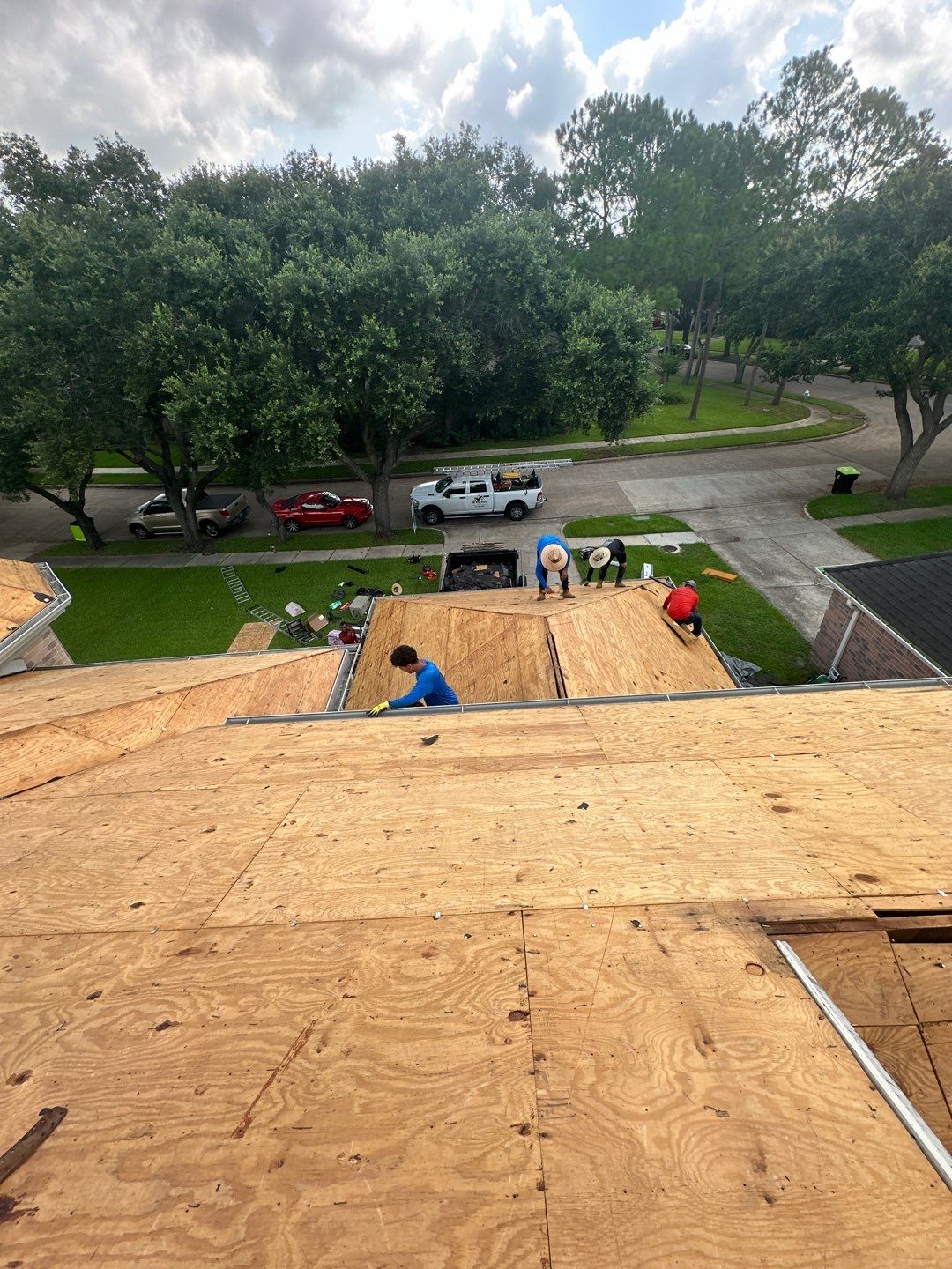 Residential Roofing Installation using Owen's Corning Duration (Lifetime) Shingles by Roof Repair Company