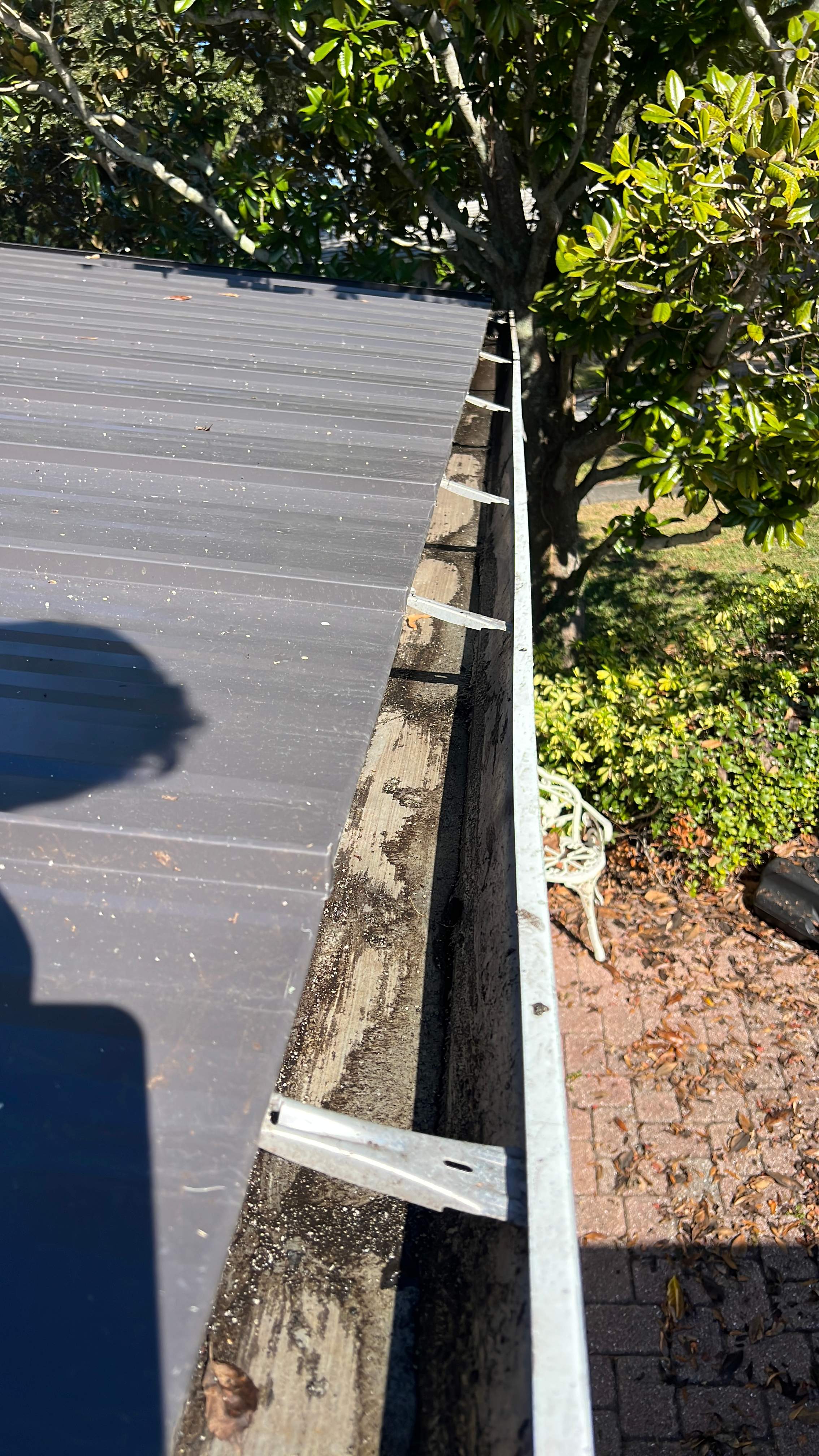 Belleair gutter cleaning job, job done at residential location