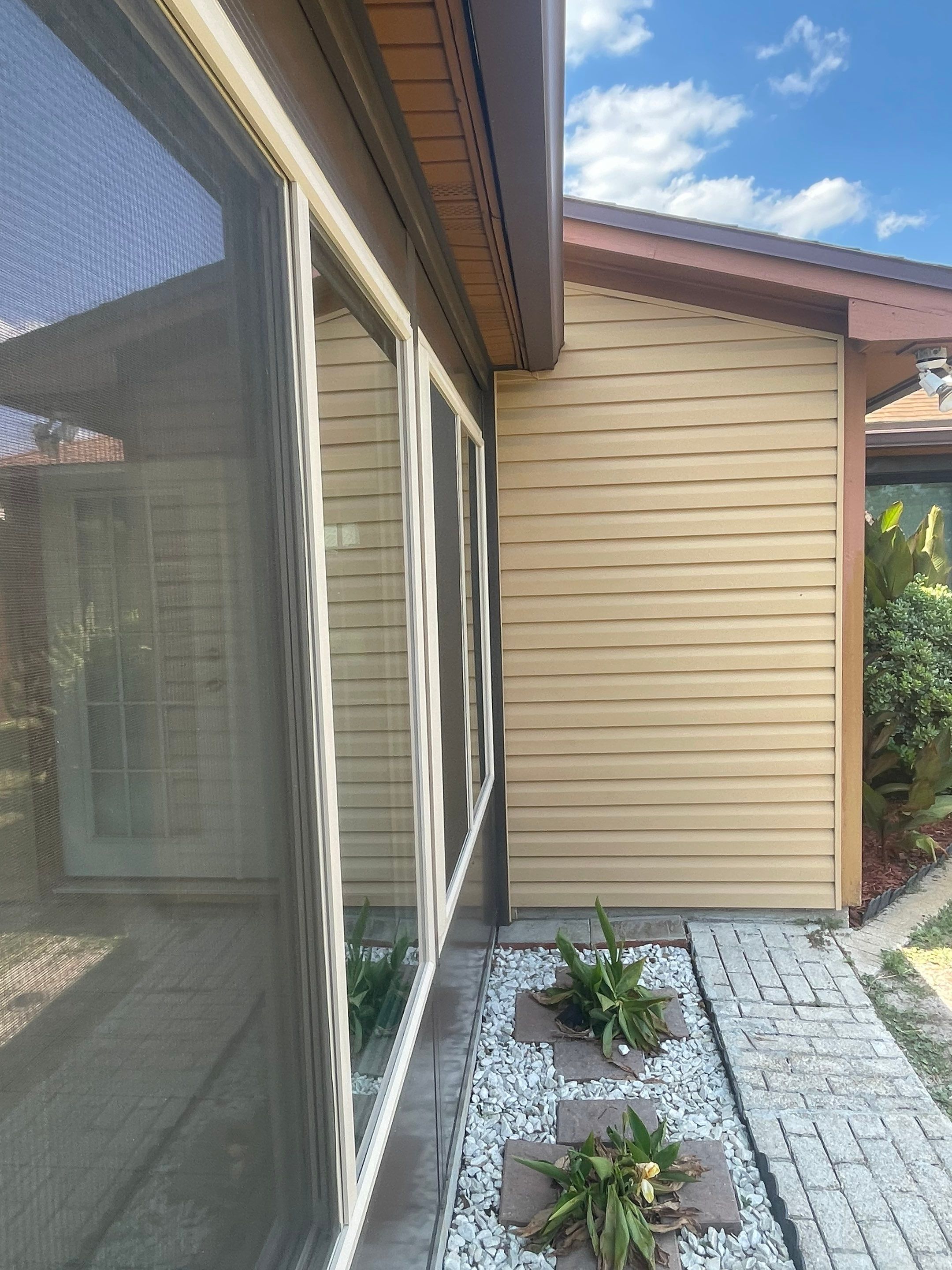 Glass Room using Colorbeam by Titan Sunrooms