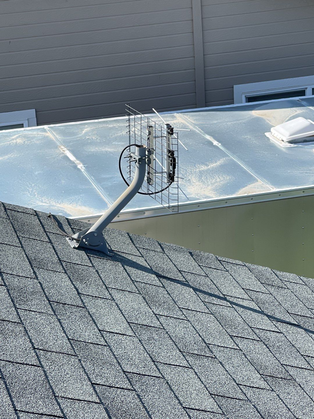 Nampa bungalow gets residential roofing using Owens Corning Oakridge in Teak  by ID Roofing LLC