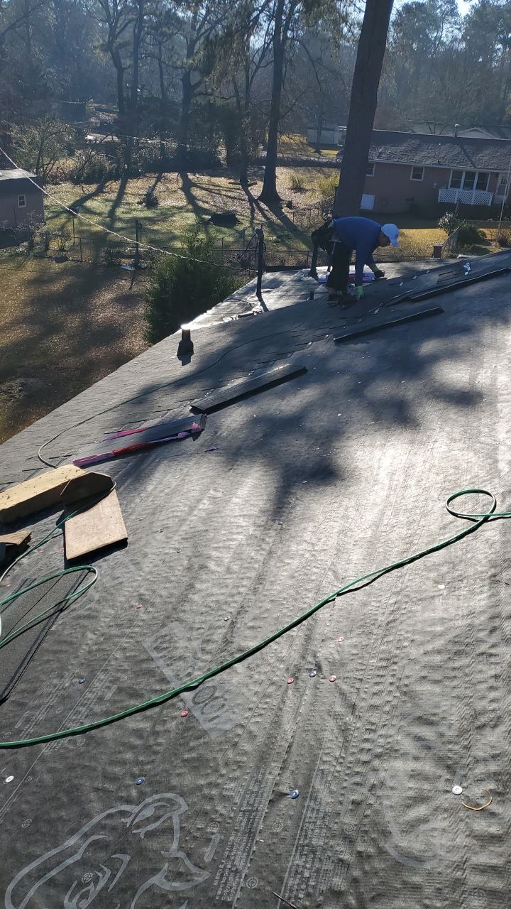 Residential Roofing Installation using Owens Corning Oakridge- Williamsburg Gray by Indigo State Roofing