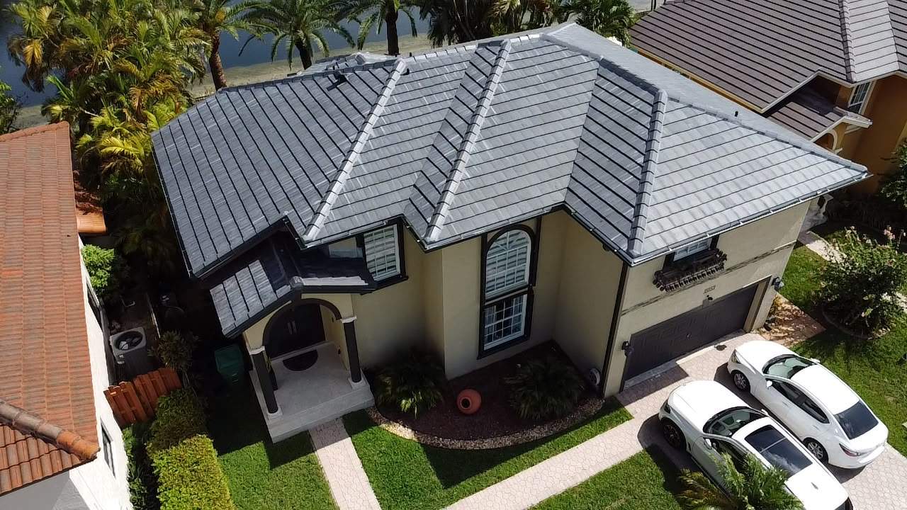 Armando Fraga-Saxony 900 Dark Charcoal by City Roofing Inc