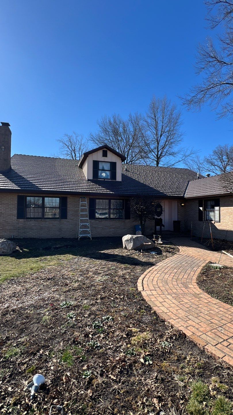 Residential Roofing Installation using Great American Shake - Mustang Brown by Nitro Roofing and Construction