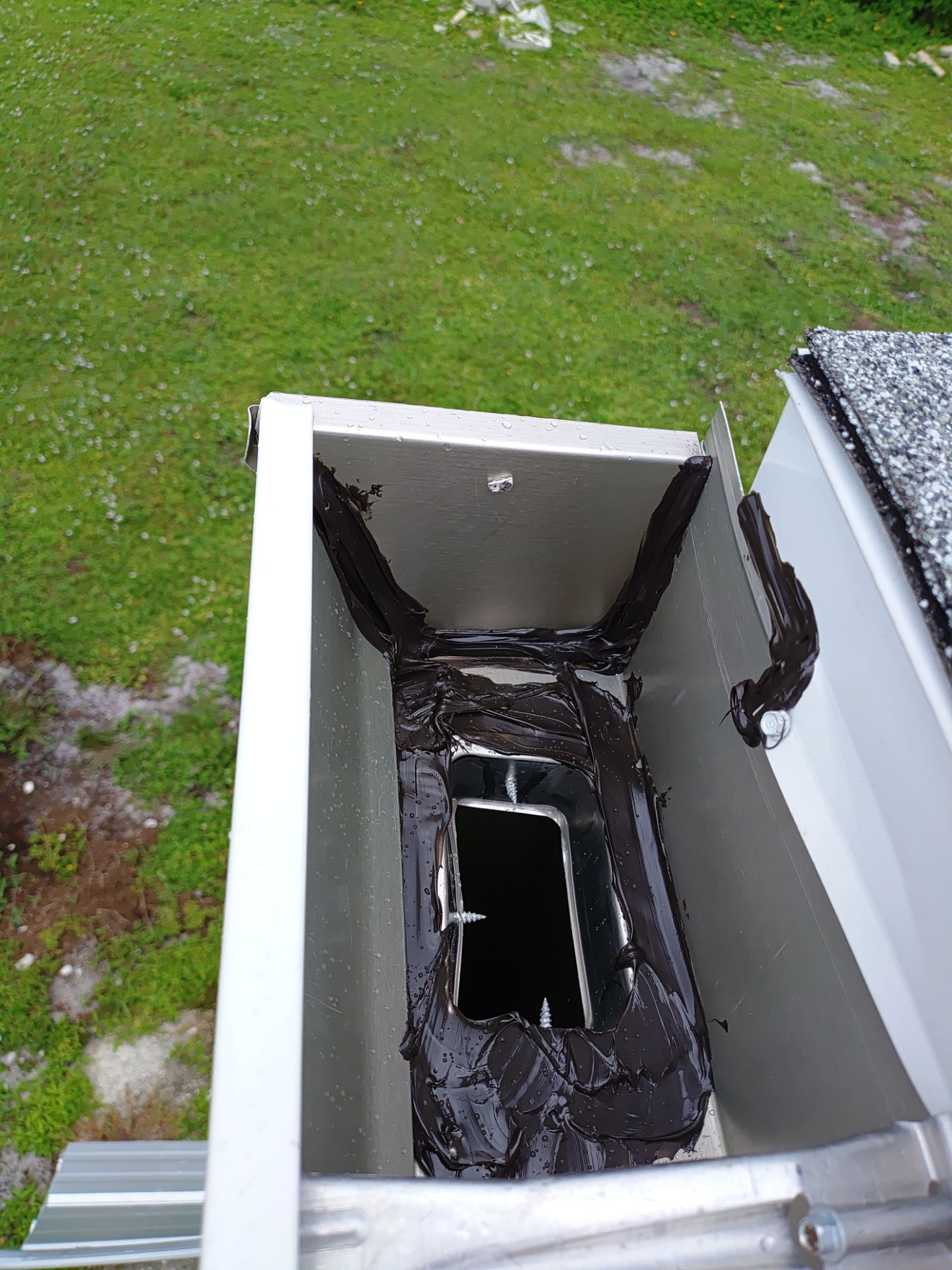 6 inch Aluminum Seamless Gutters in Englewood FL by Gutter Professors