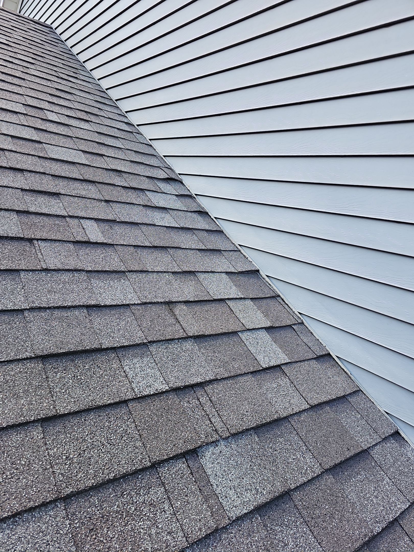 ATLAS PINNACLE HP W/SCOTCHGARD HEARTHSTONE  by Eagle Eye Roofing