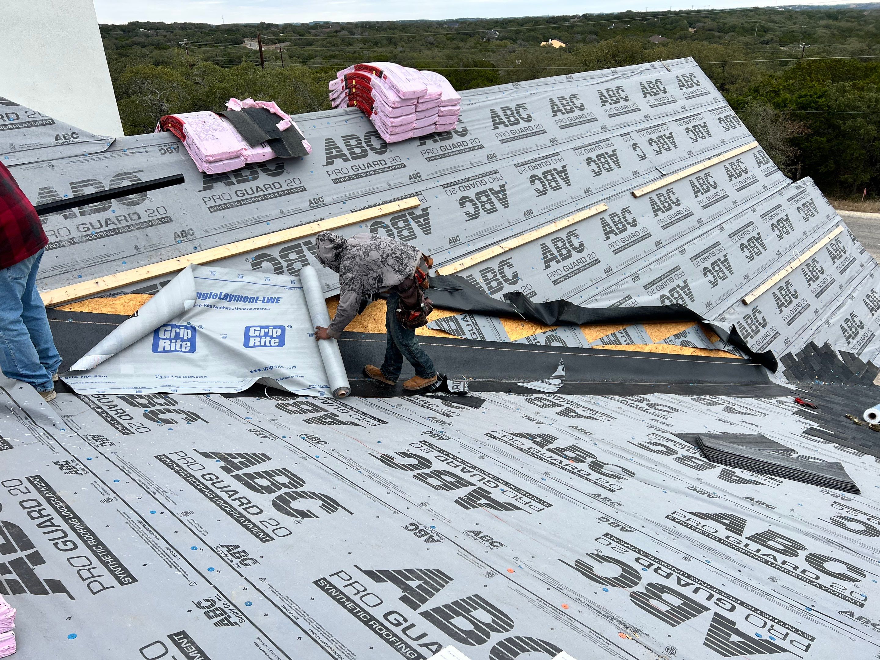 New Home Construction using Owens Corning 30 year Architectural Shingles by Premier Roofing and Contracting