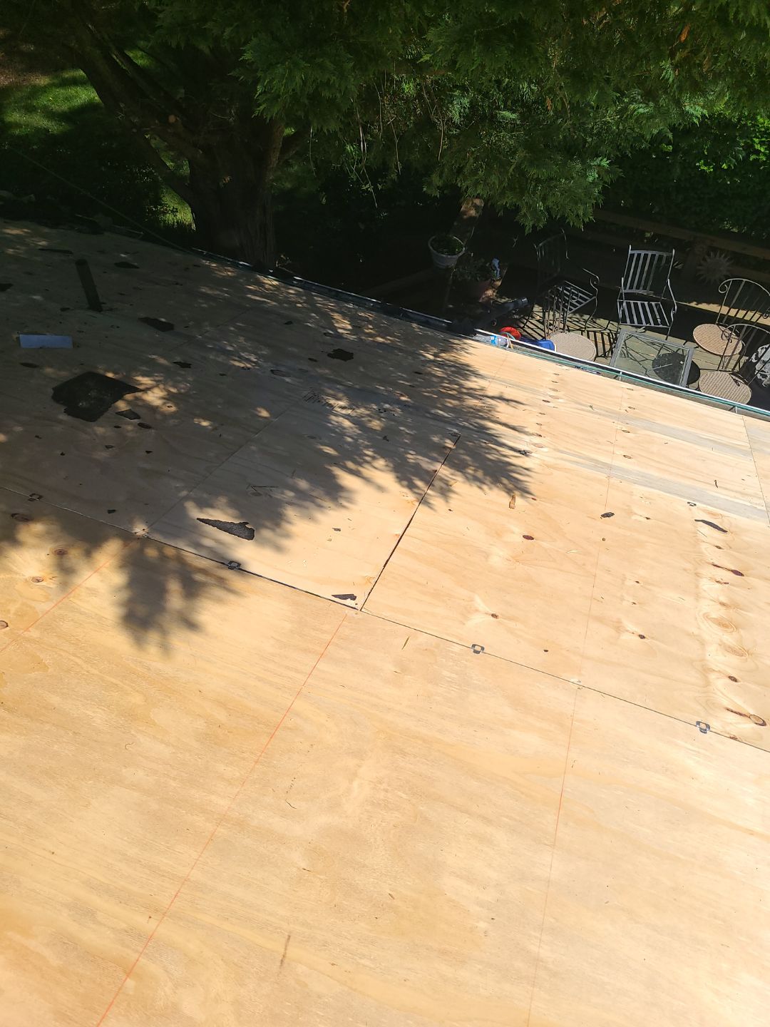 Burke: CertainTeed Landmark Designer Shingles in Moire Black by RM Banning, Inc.