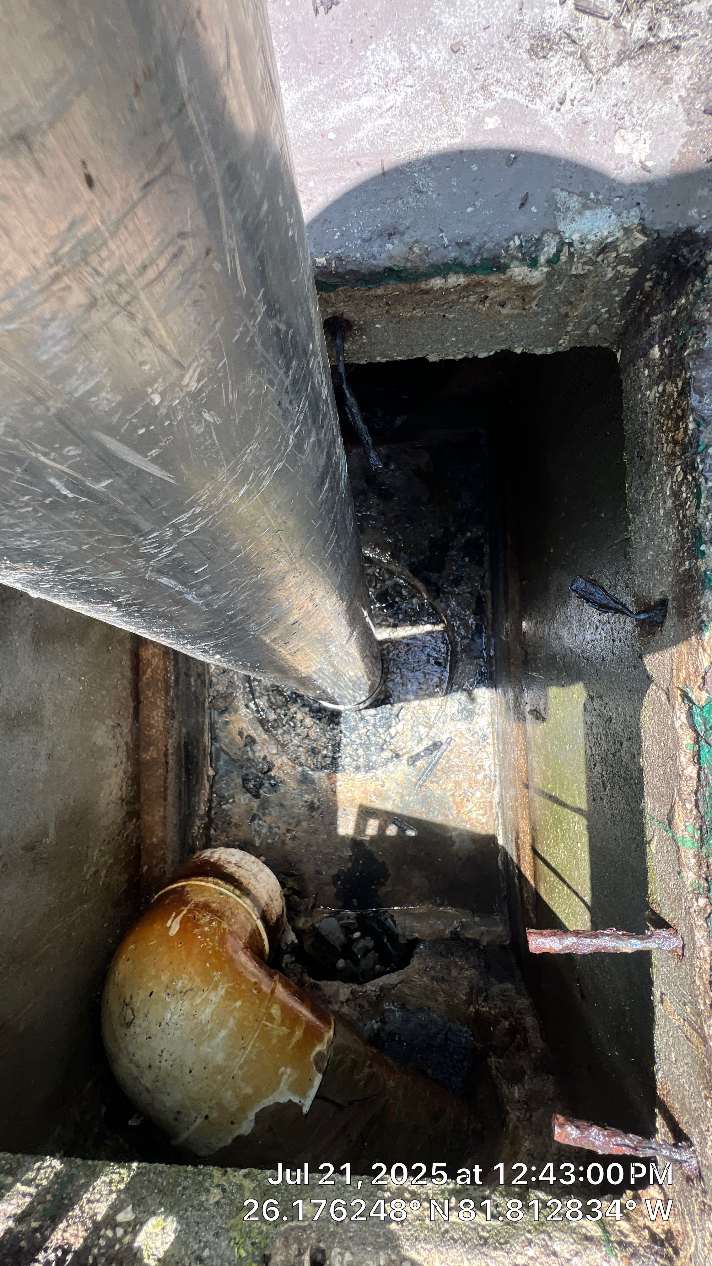Naples Condo Complex Stormwater System Maintenance and Hurricane Cleanup by APS Power & Water