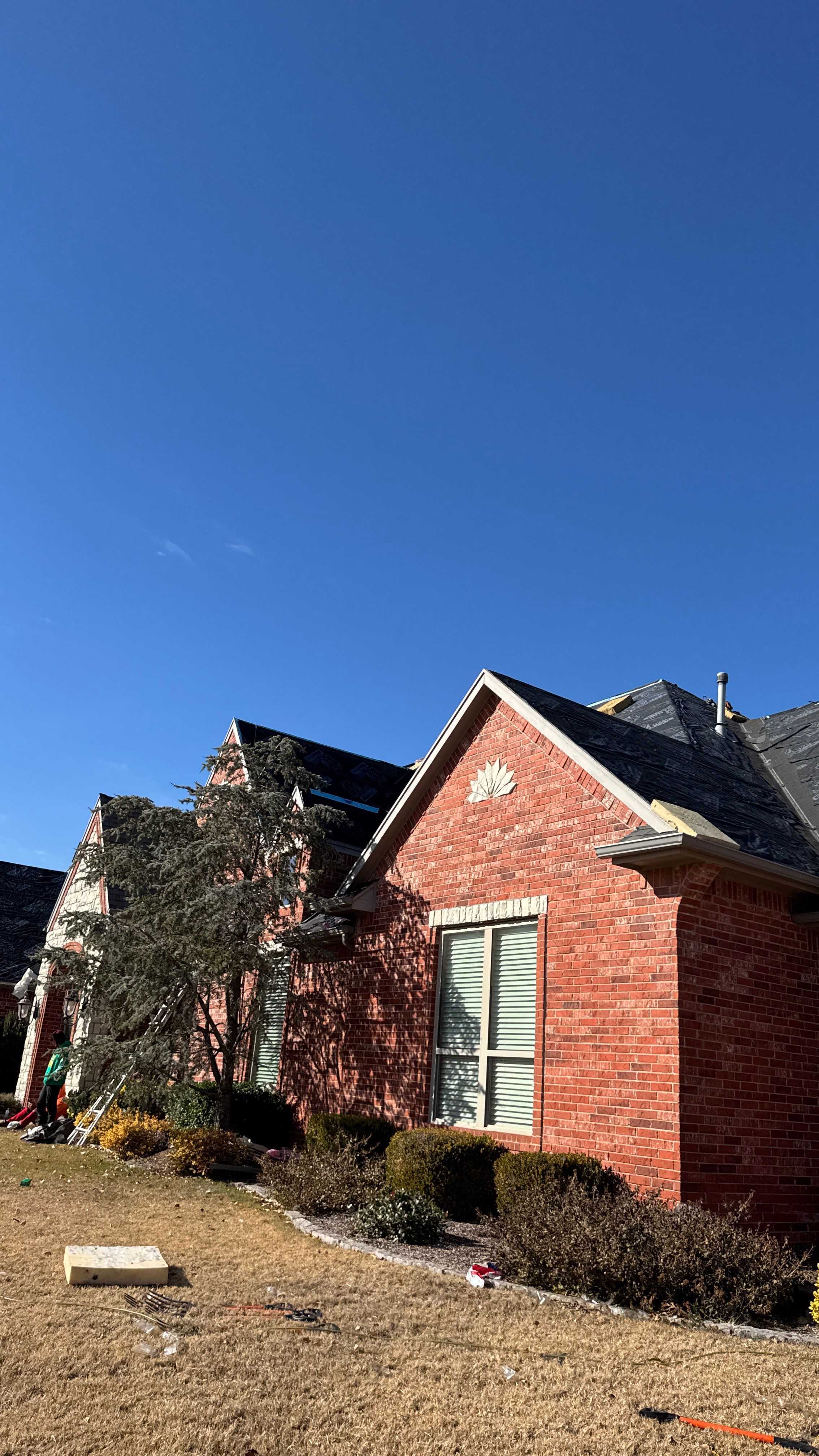 Owens Corning - Estate Gray by Frontline Roofing and Construction