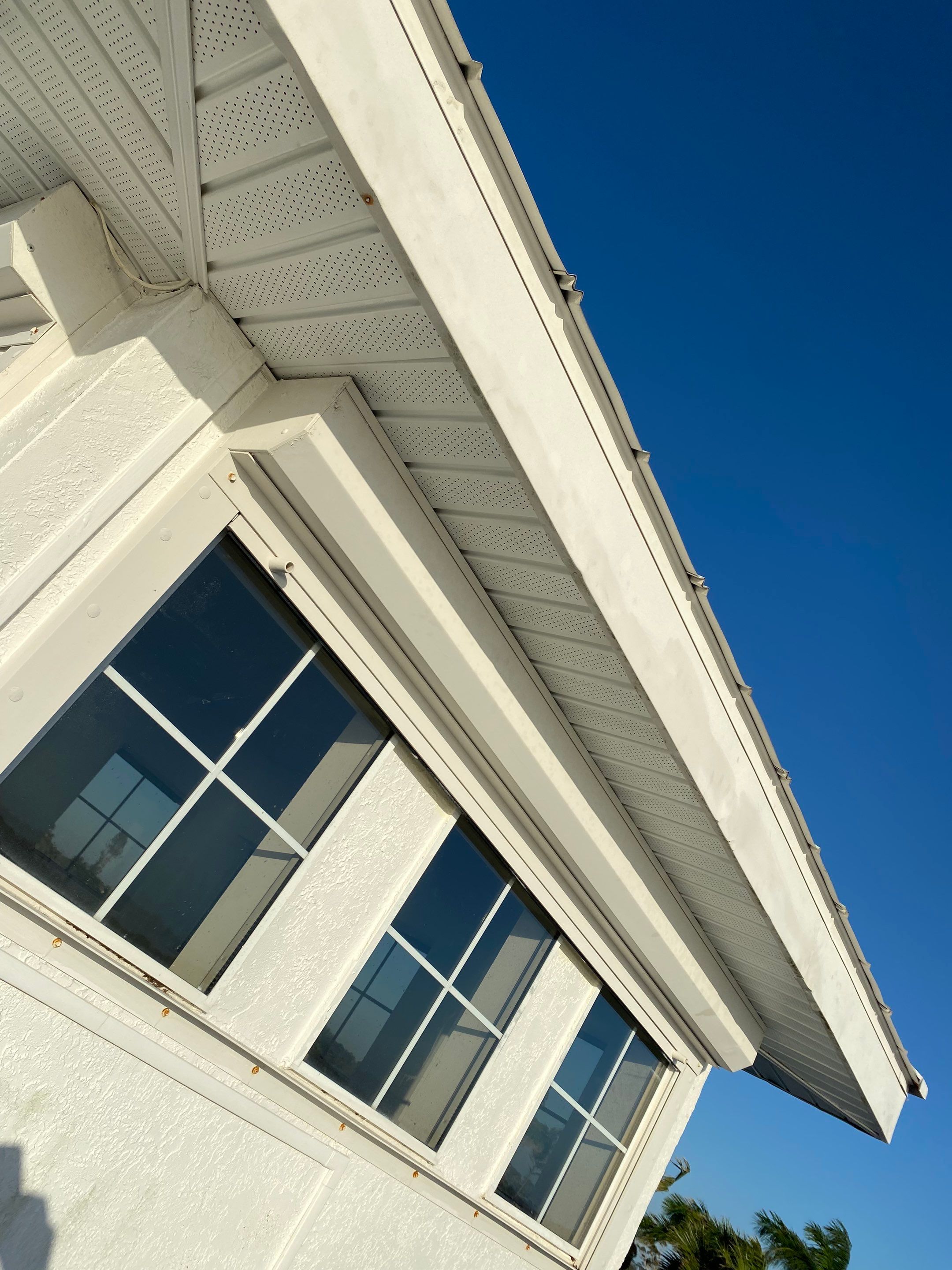 Seamless Gutter Installation for Beach Homes in Sarasota FL by Gutter Professors