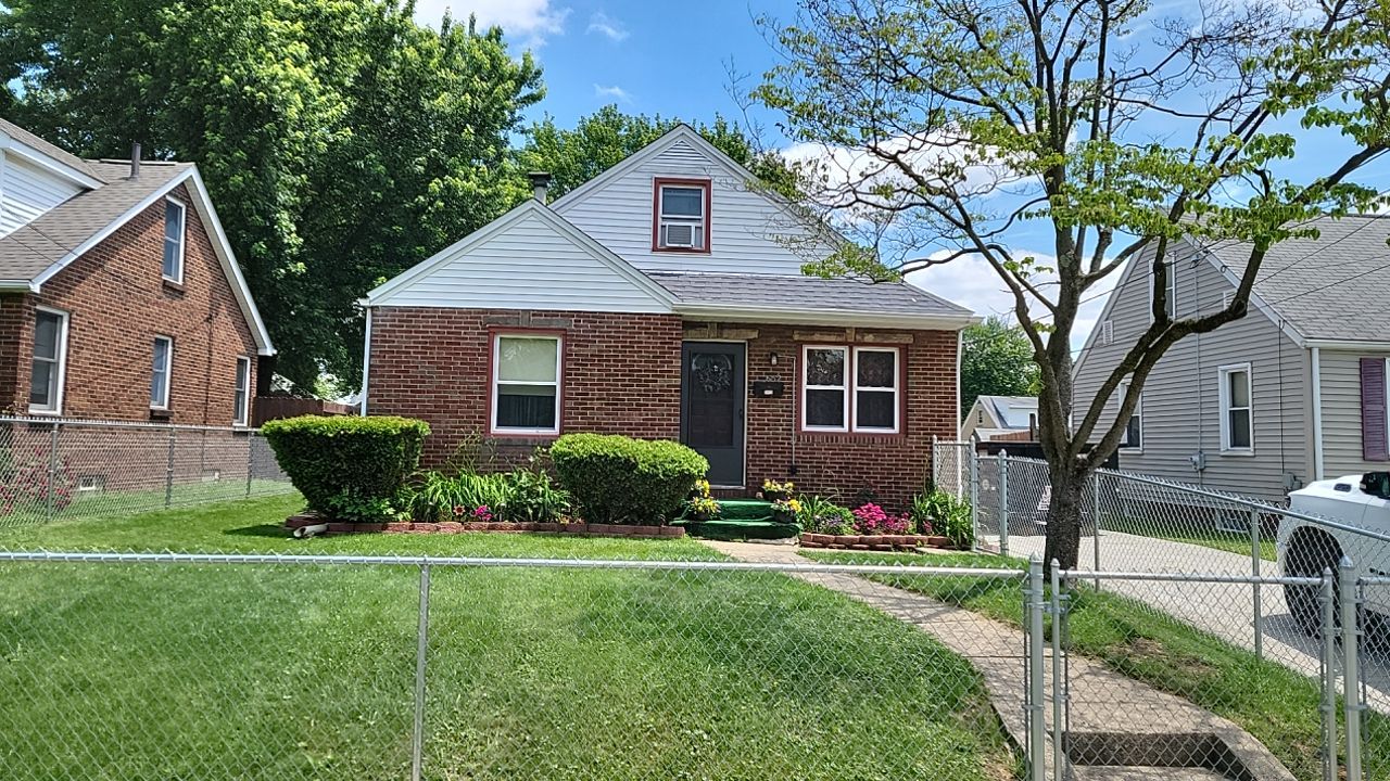 Brand: Atlas Pinnacle Color: Pristine Scotchgarde Pewter Drip: White by Eagle Eye Roofing