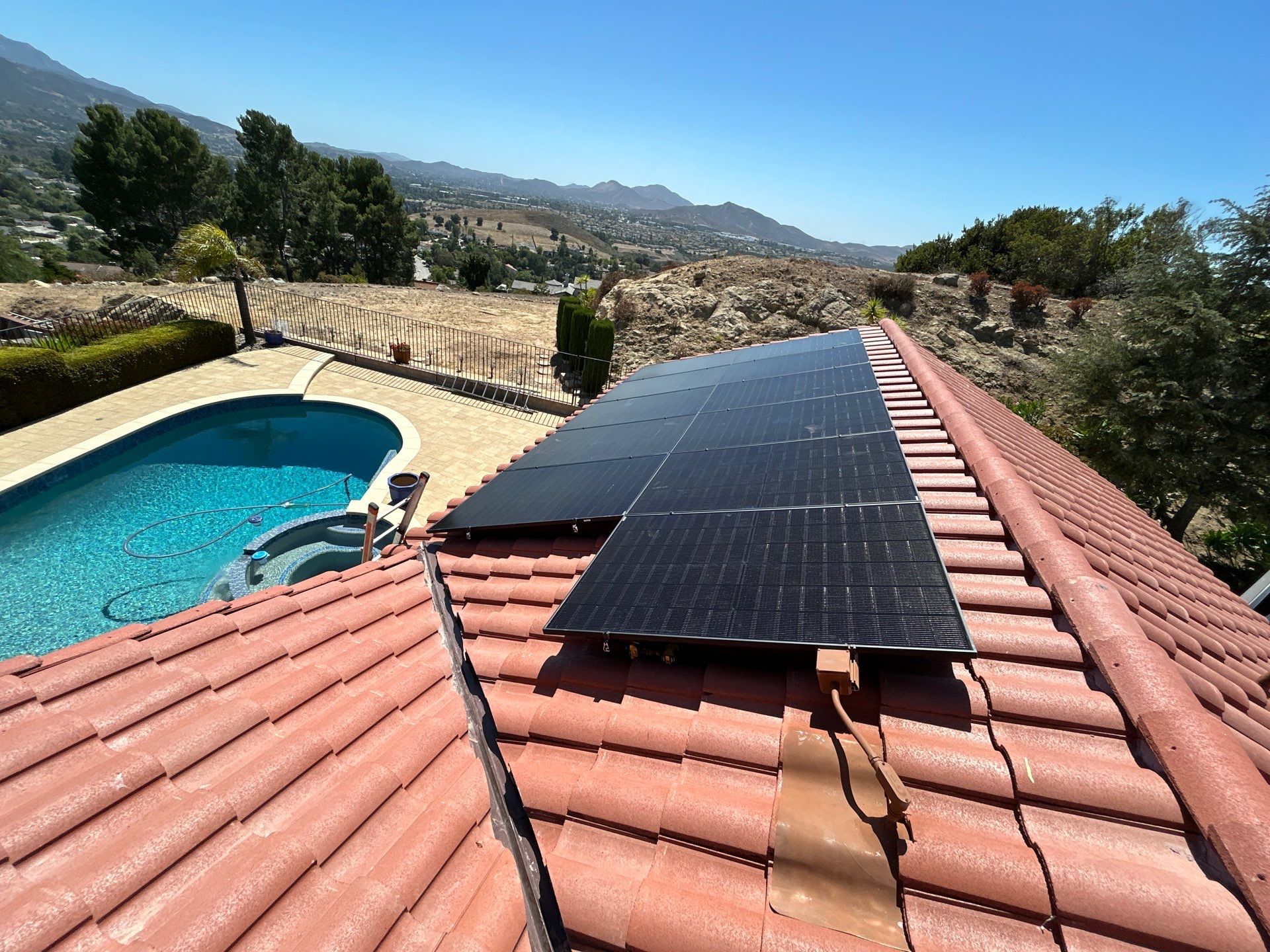 Solar Energy System and Tesla Powerwall Installation in Thousand Oaks by AWS Solar