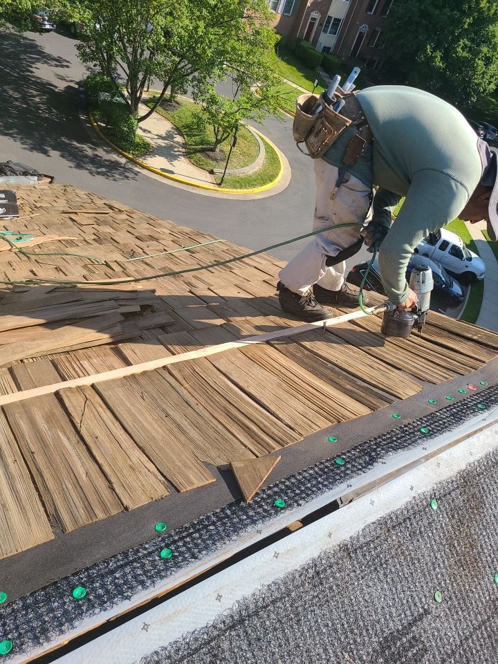 Falls Church - 18" Perfection CCA Shakes in Western Red Cedar by RM Banning, Inc.