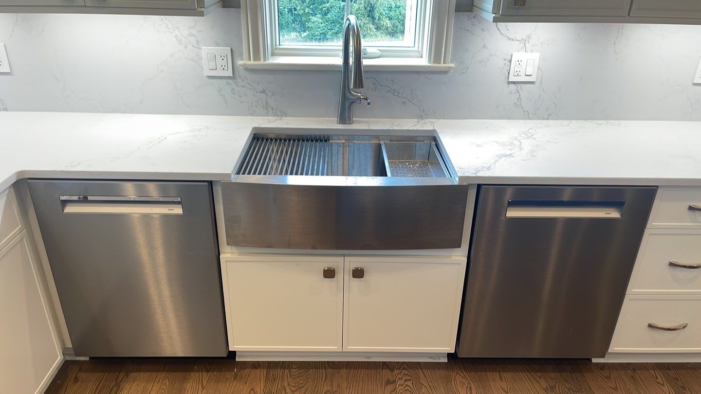 Kitchen Remodel using Fabuwood Luna Dove and Indigo Cabinetry by HomeWerkes Design & Build