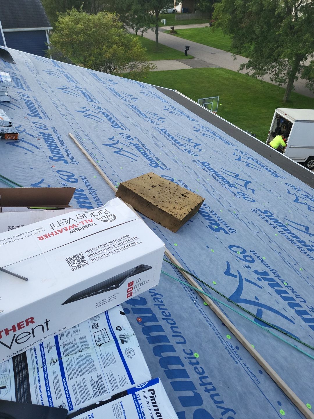 ATLAS PINNACLE COLOR: BLACK SHADOW by Eagle Eye Roofing