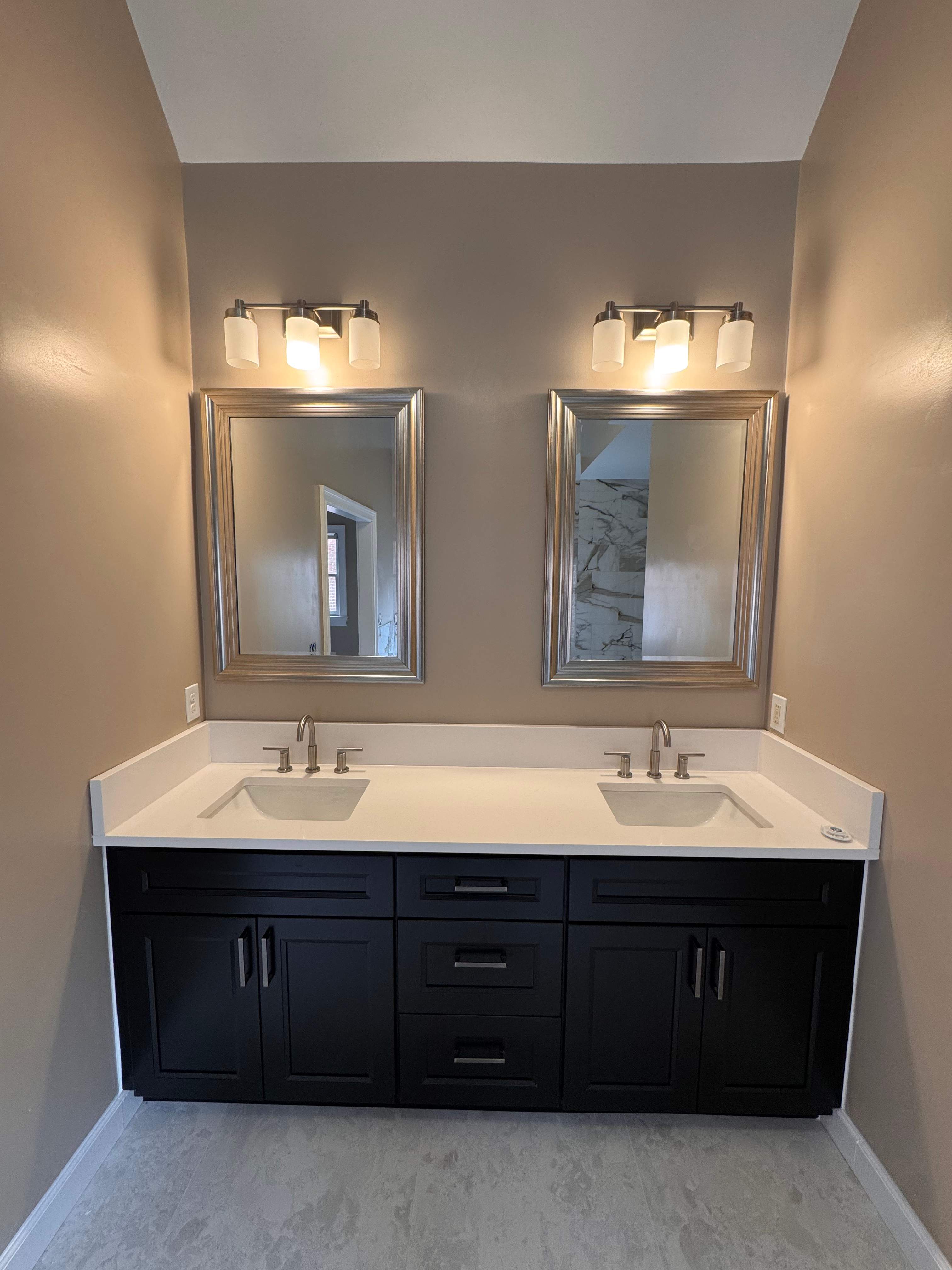 Master bathroom renovation by Prudencio