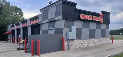 Commercial Exterior - Grease Monkey Oil Change