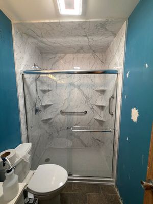 Walk-in Shower: Santorini White
