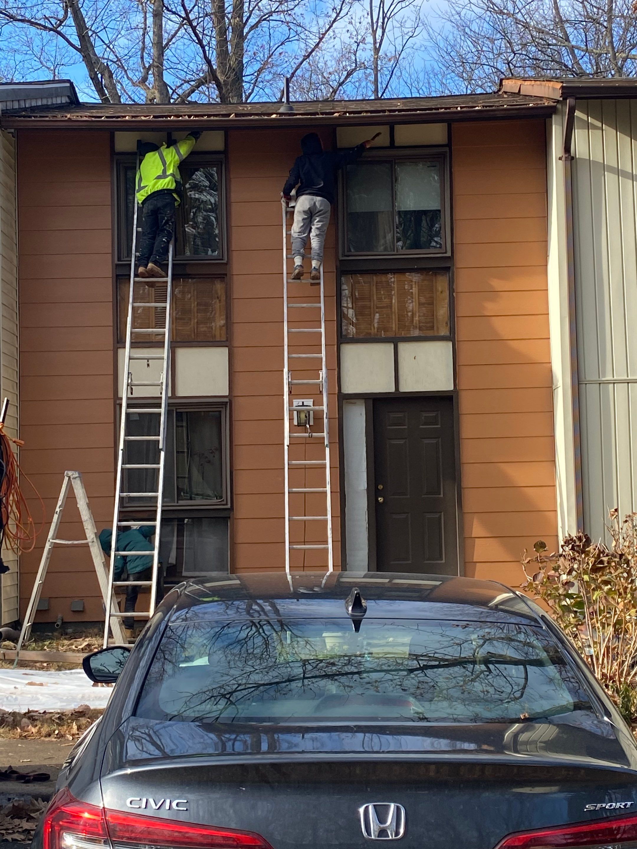 Reston: Residential Siding Replacement with James Hardie Statement Beaded Plank in Cappuccino Muffin by RM Banning, Inc.