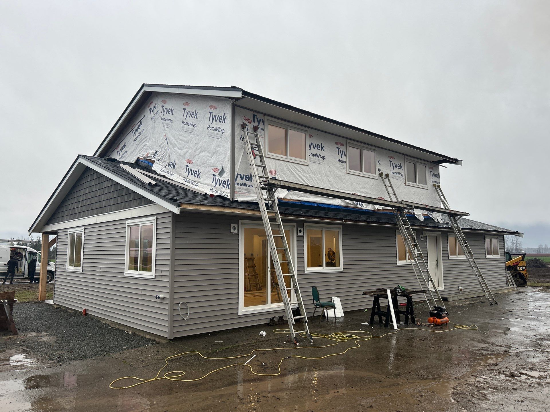 Residential Roofing Installation using OC Oakridge shingles by Top Notch Roofing Inc