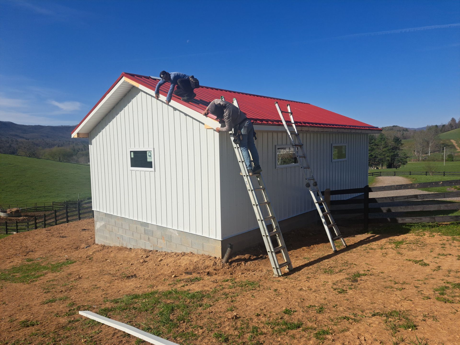 Lawson Garage by Omnia Roofing