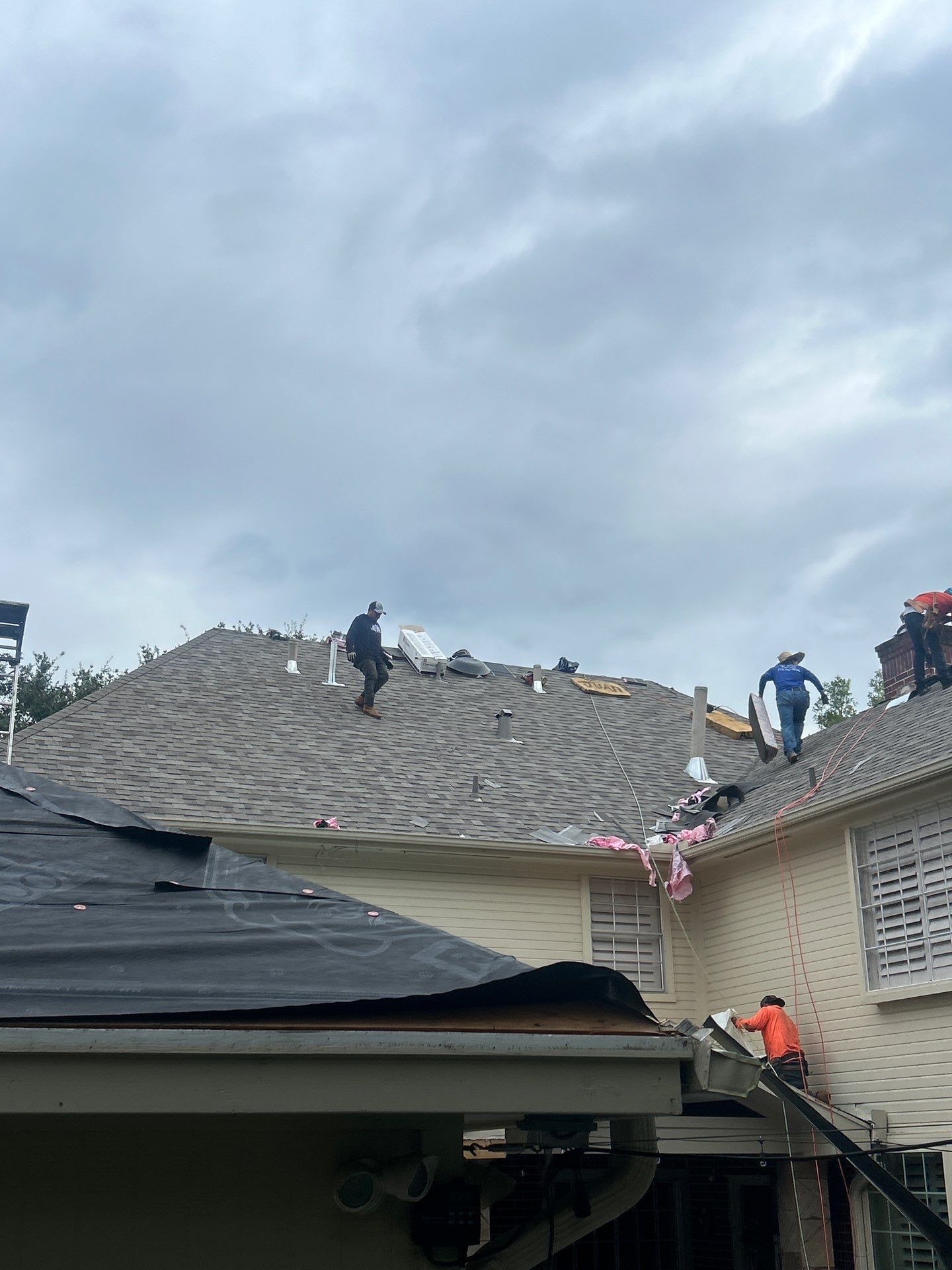 Residential Roofing Installation using Owen's Corning Duration (Lifetime) Shingles by Roof Repair Company