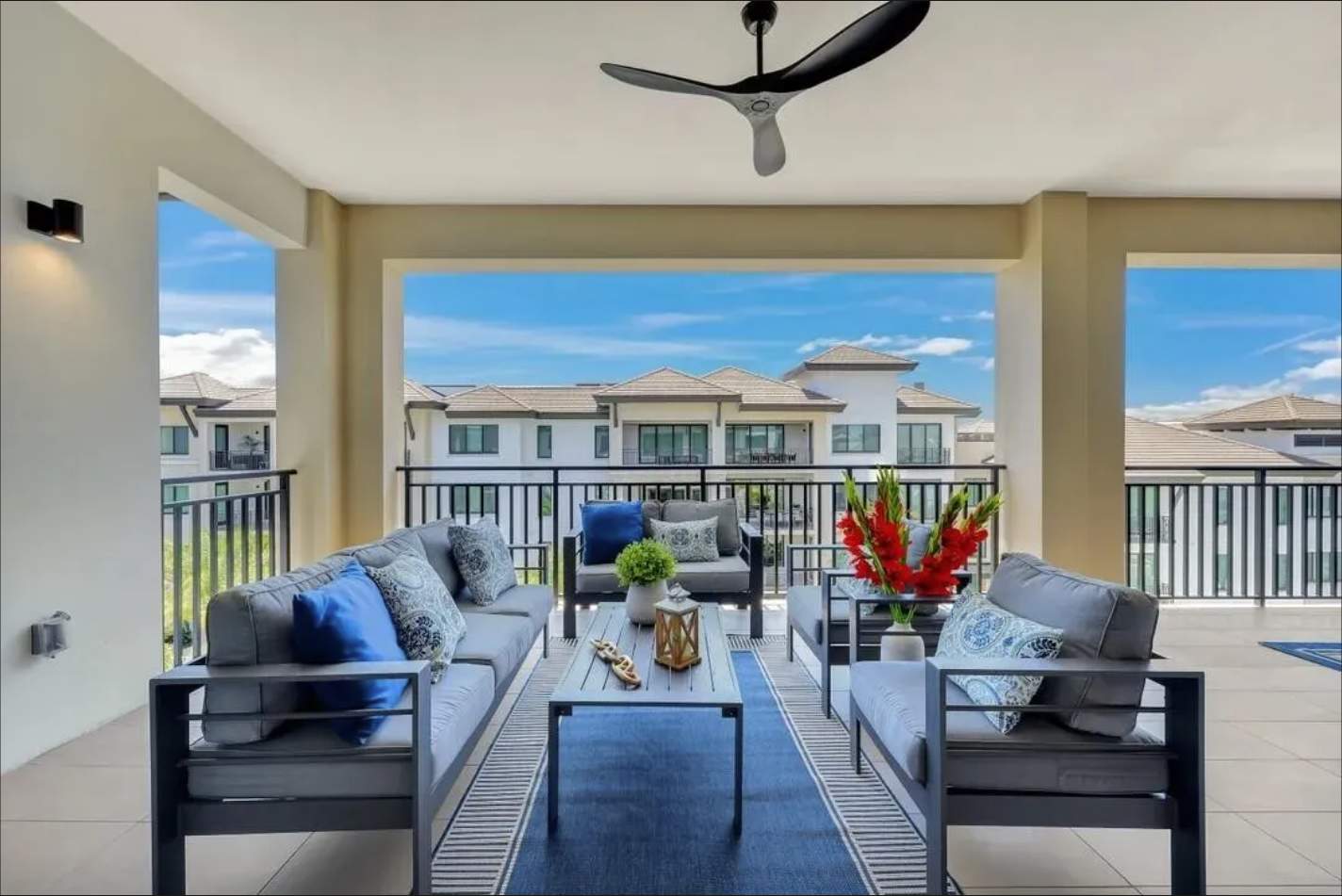Quattro in Naples Square - Downtown Naples by Naples Home Staging®