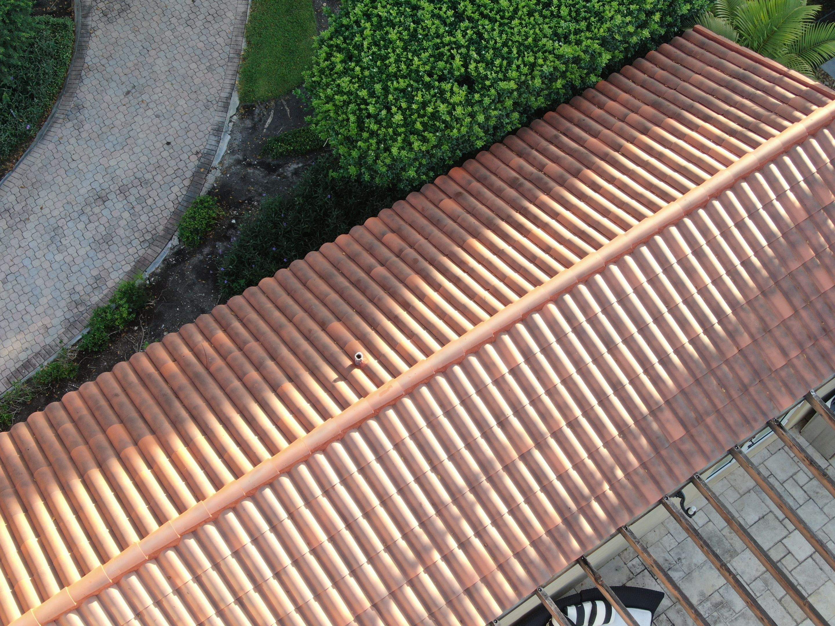 Verea Spanish S  - Fume Color by Istueta Roofing