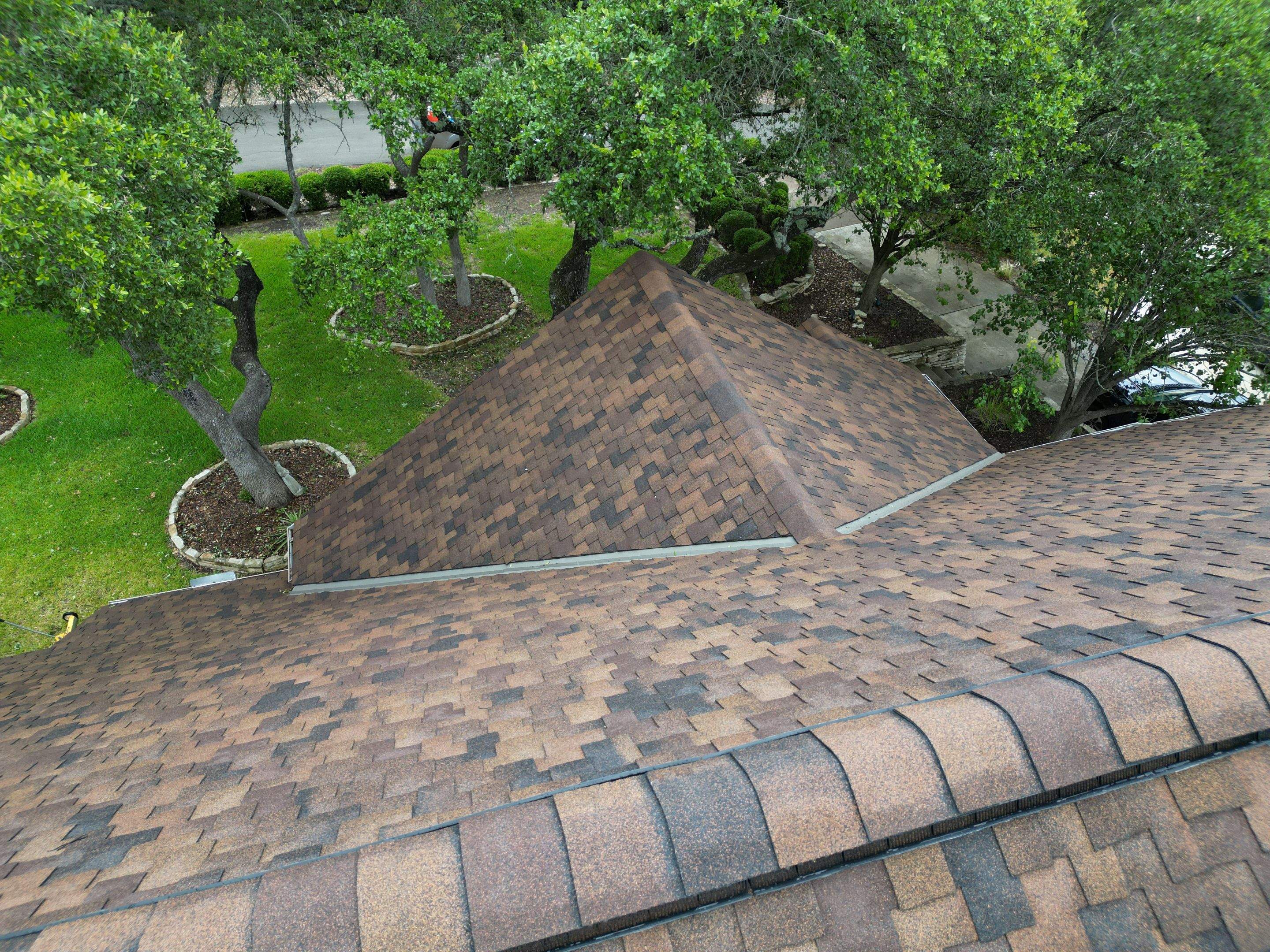 Aged Bark - CertainTeed Presidential Shake   by RoofsOnly.com