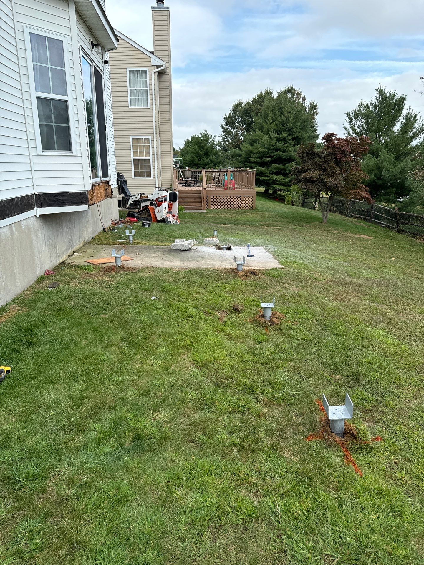 New Deck using Deckorators Venture - Color Sandbar  by deck guardian